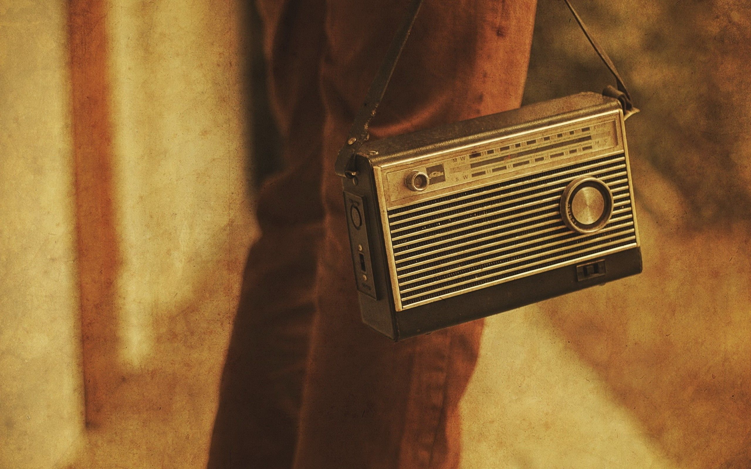 Aesthetic Vintage Radio Wallpapers