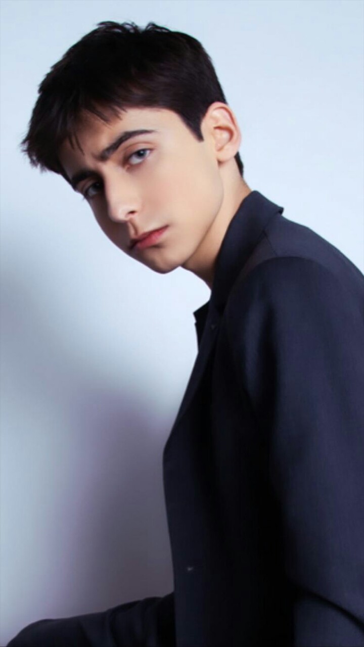 Aidan Gallagher Wallpapers