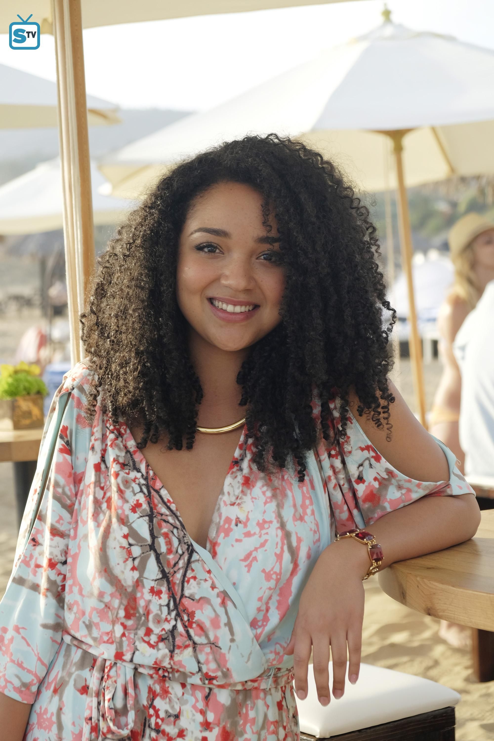 Aisha Dee Actress 2018 Wallpapers