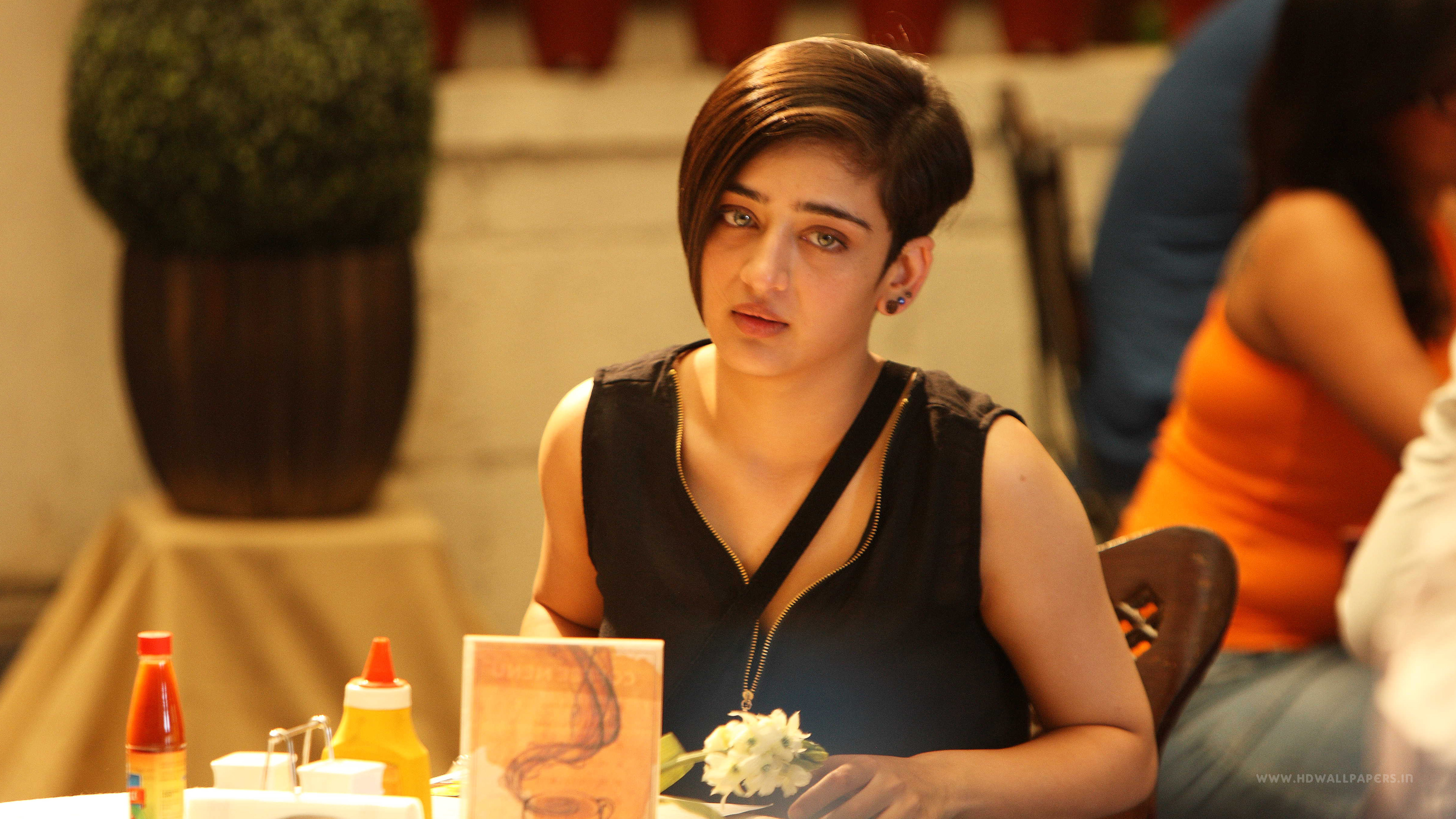 Akshara Haasan Wallpapers