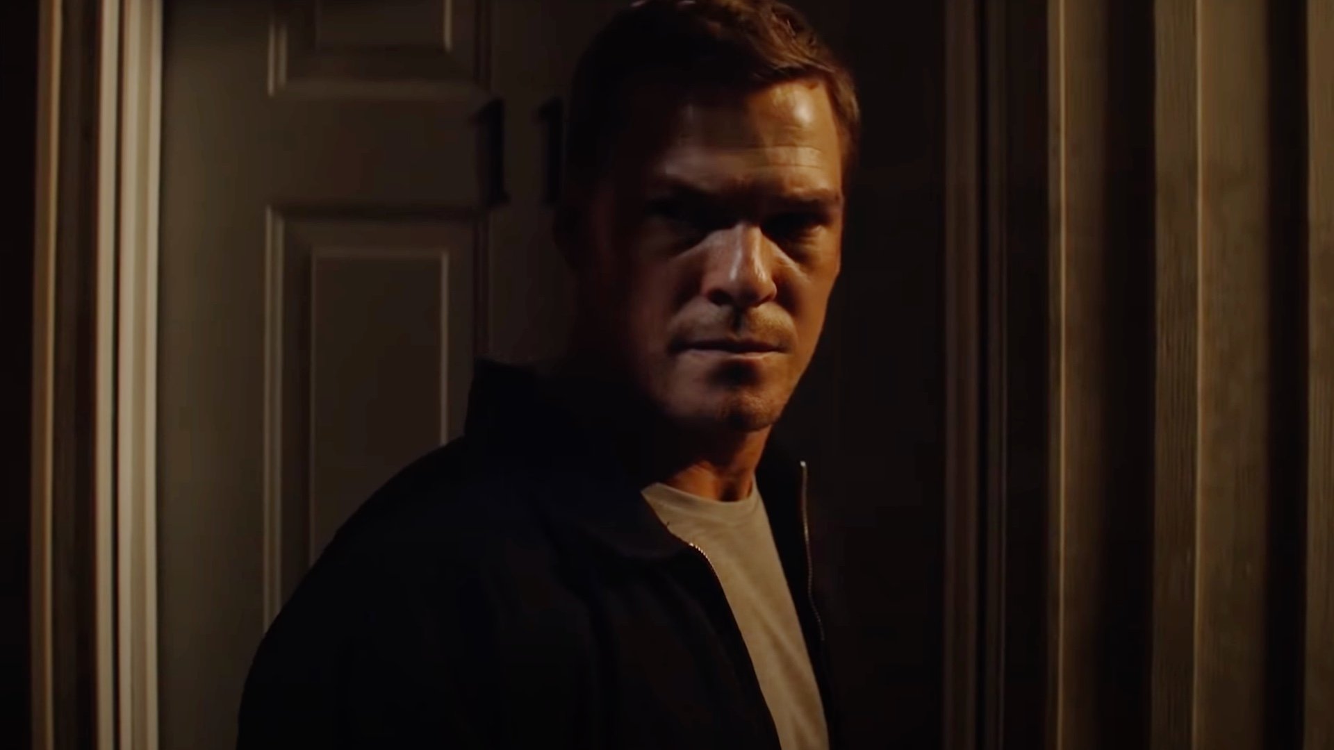 Alan Ritchson As Jack Reacher Hd Wallpapers