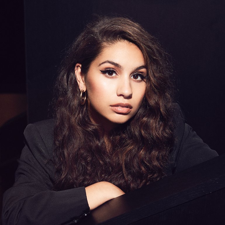 Alessia Cara Wallpapers