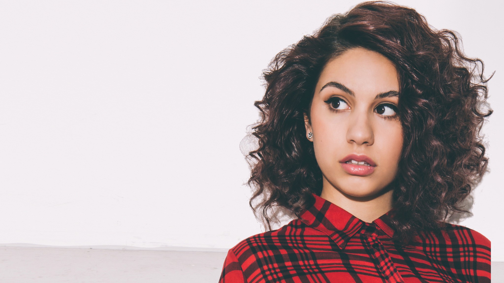 Alessia Cara Wallpapers