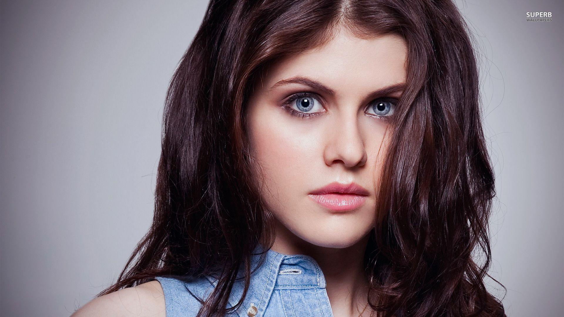 Alexandra Daddario 2020 Wallpapers