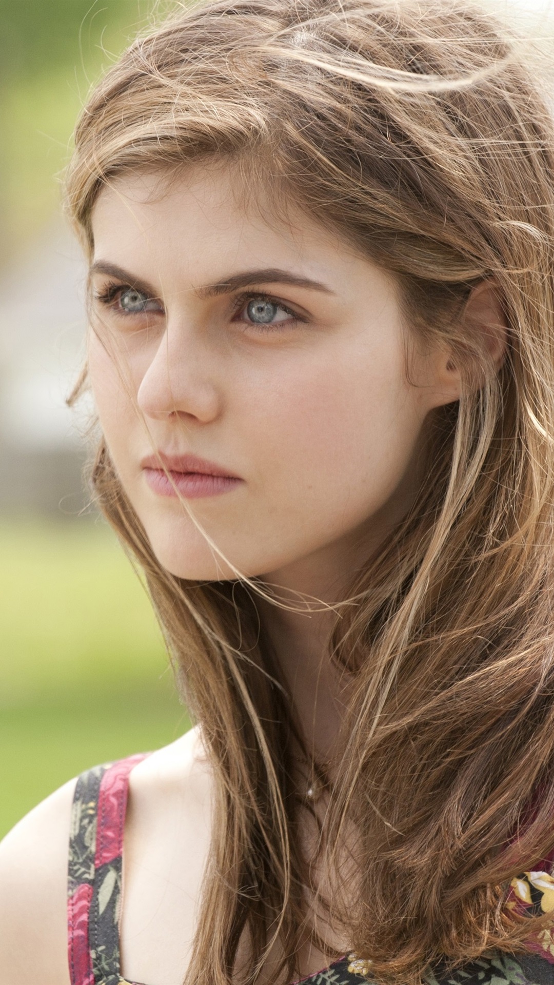 Alexandra Daddario Iphone Wallpapers