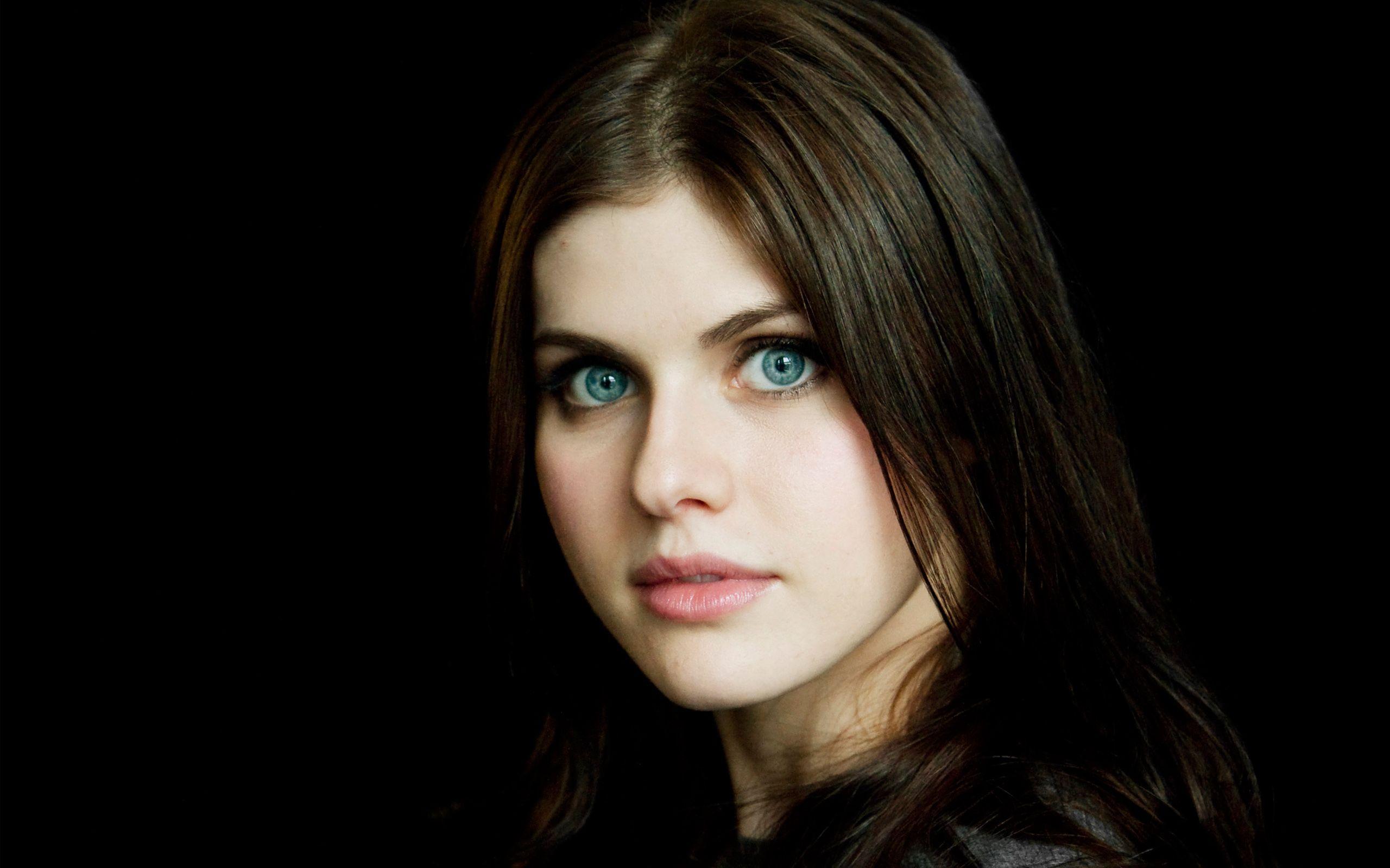 Alexandra Daddario New 2020 Wallpapers