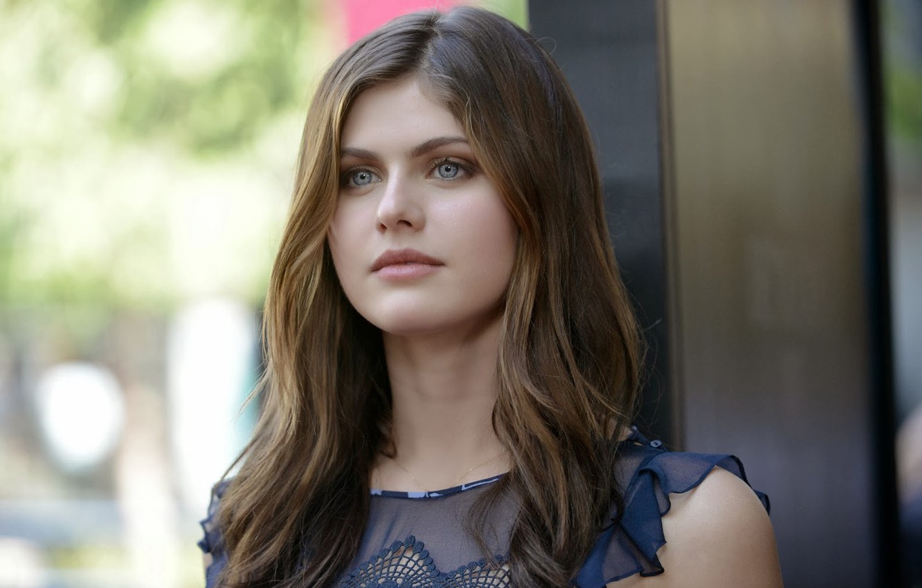 Alexandra Daddario New Wallpapers