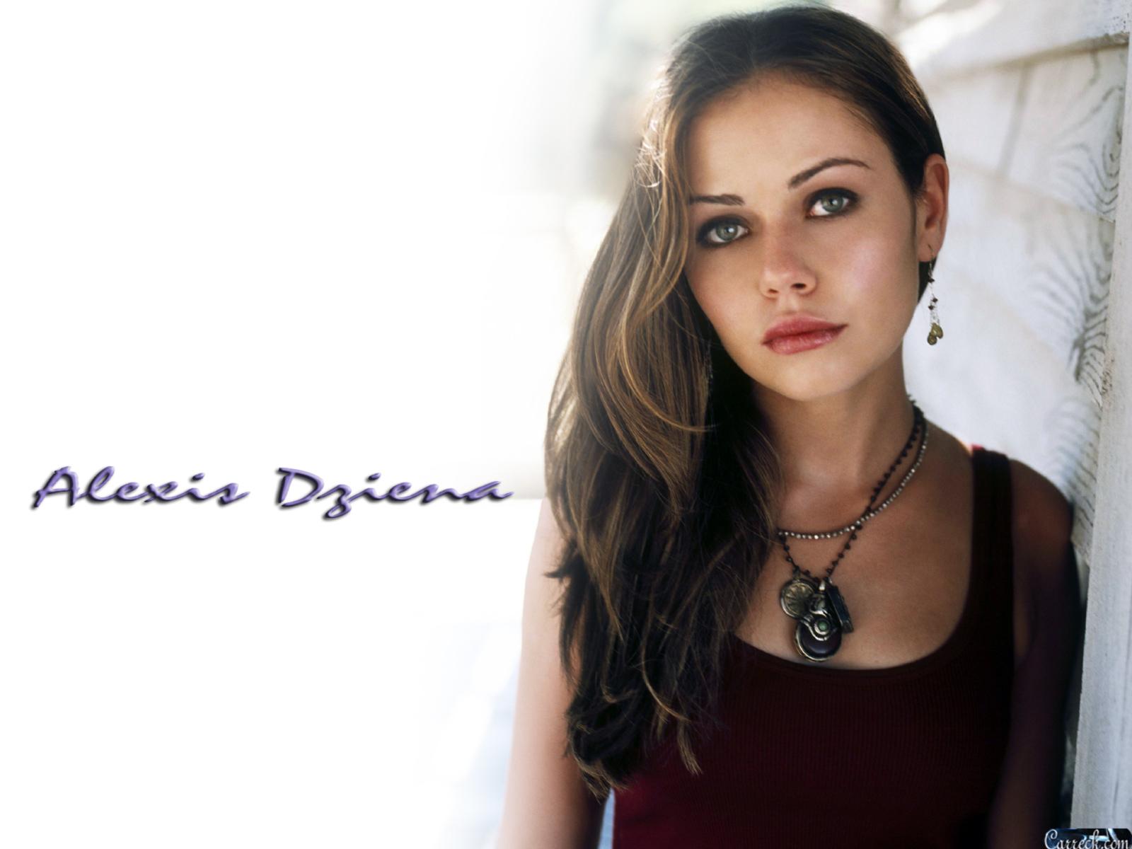 Alexis Dziena Wallpapers