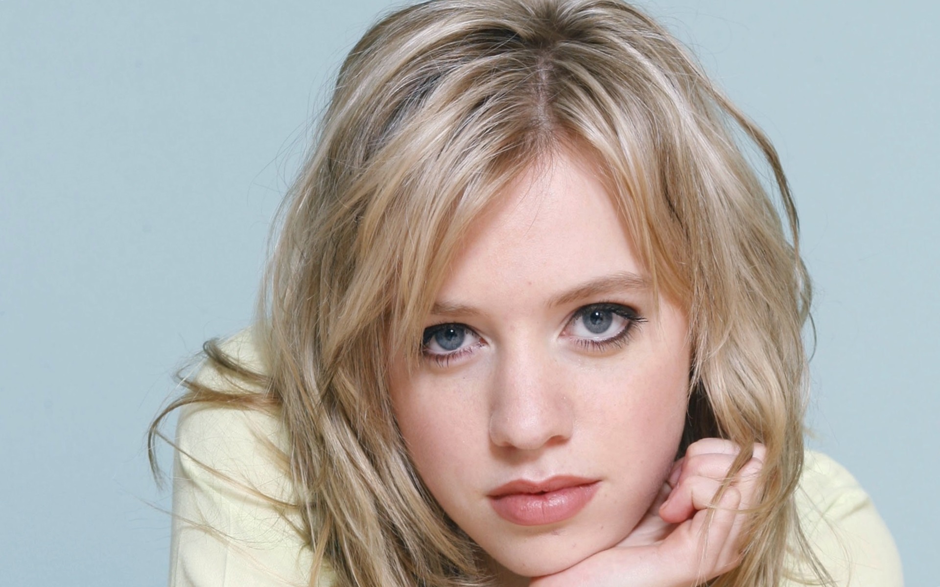 Alexz Johnson Wallpapers