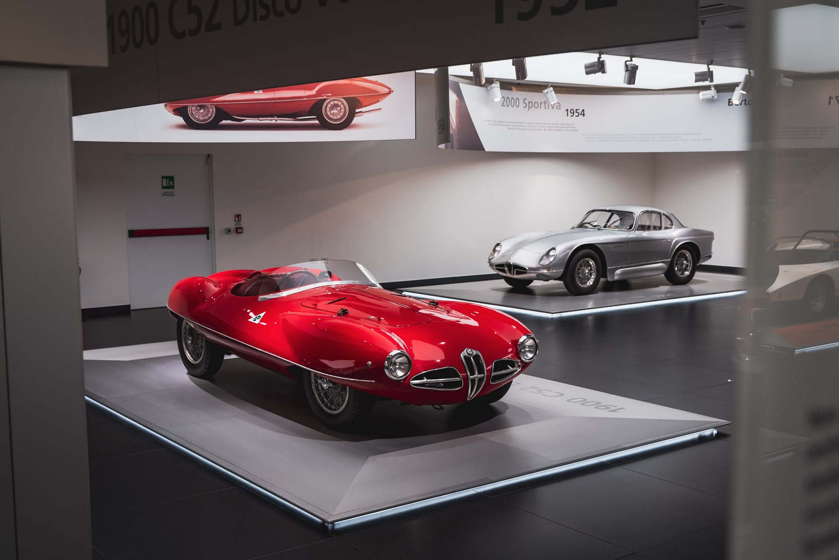 Alfa Romeo 2000 Sportiva Wallpapers