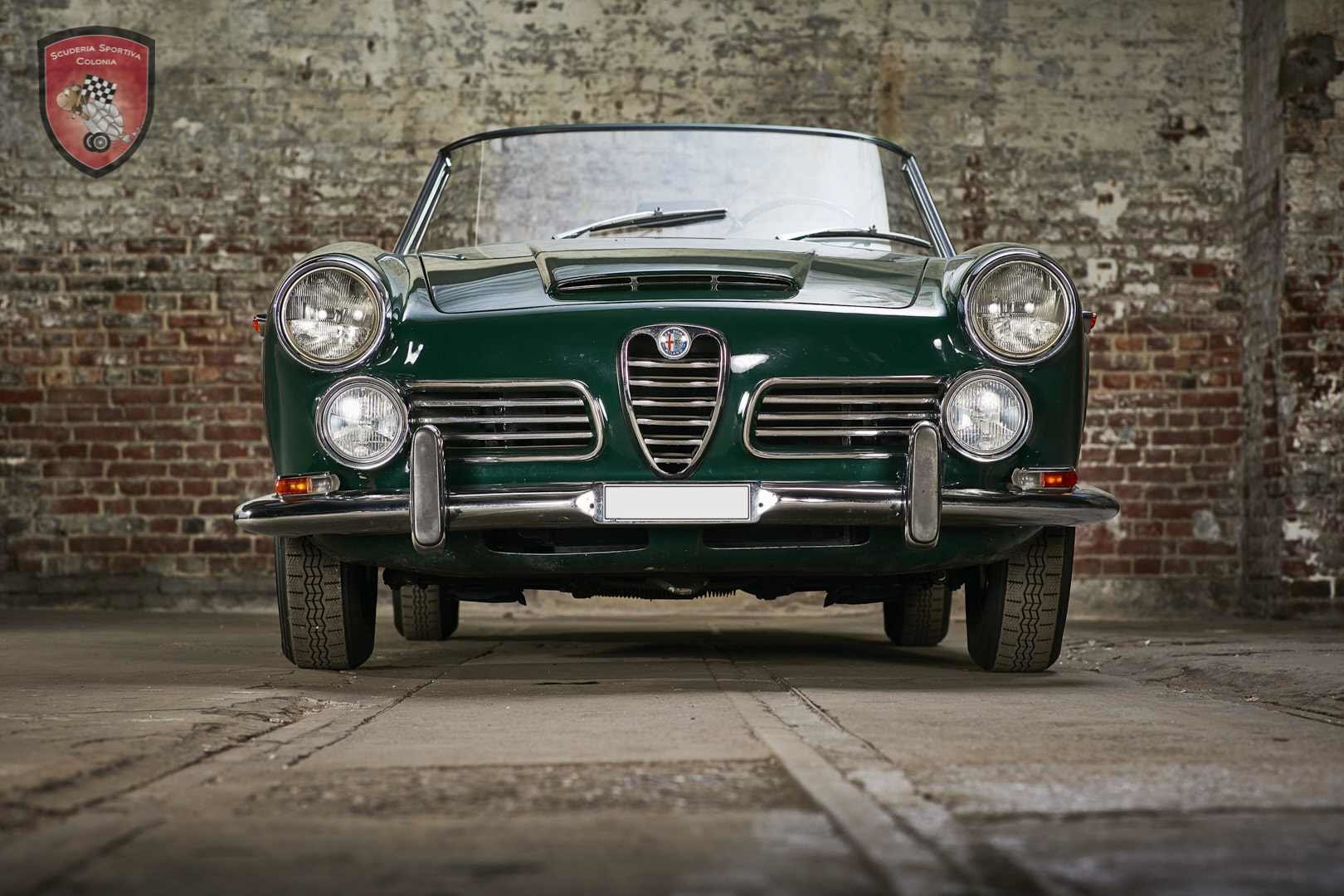 Alfa Romeo 2600 Spider Wallpapers