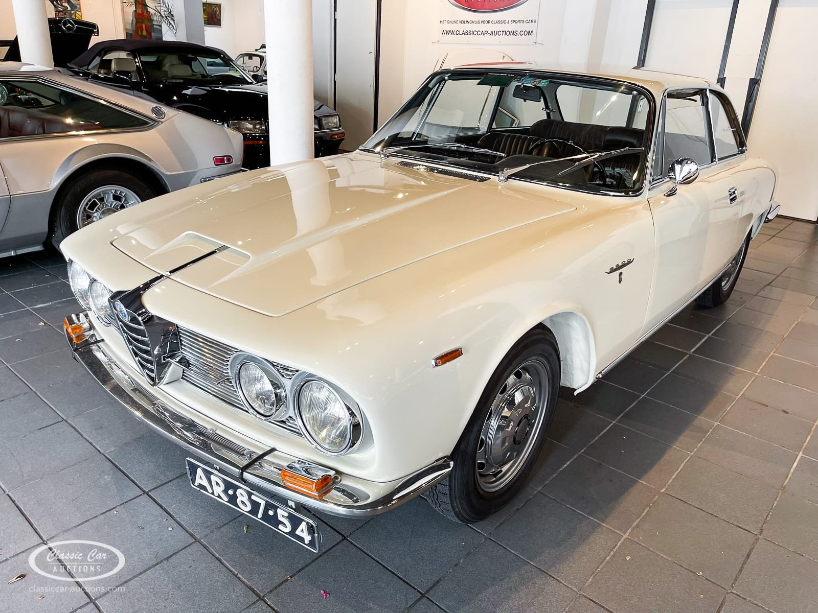 Alfa Romeo 2600 Sprint Wallpapers