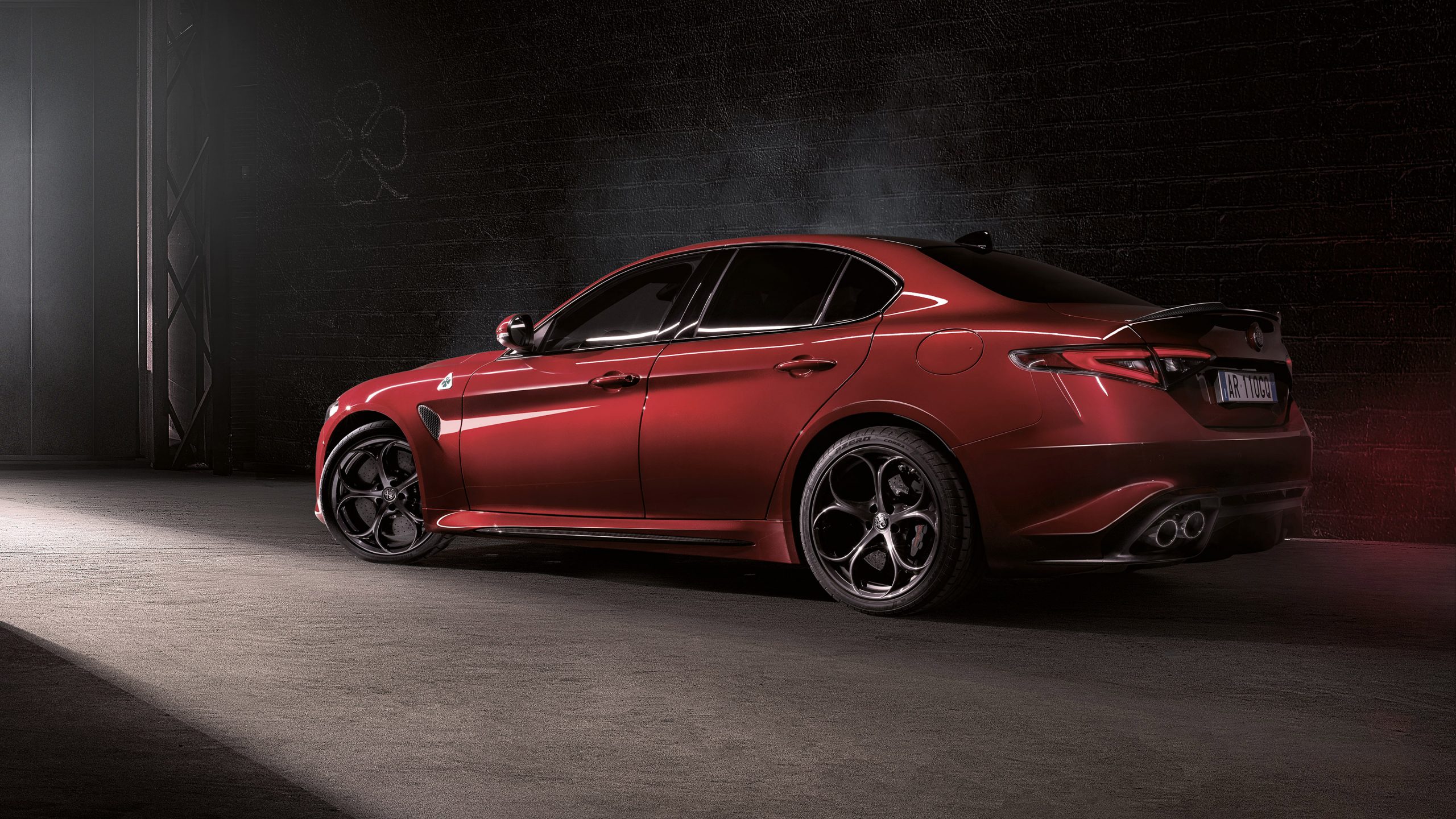 Alfa Romeo Giulia Quadrifoglio Wallpapers