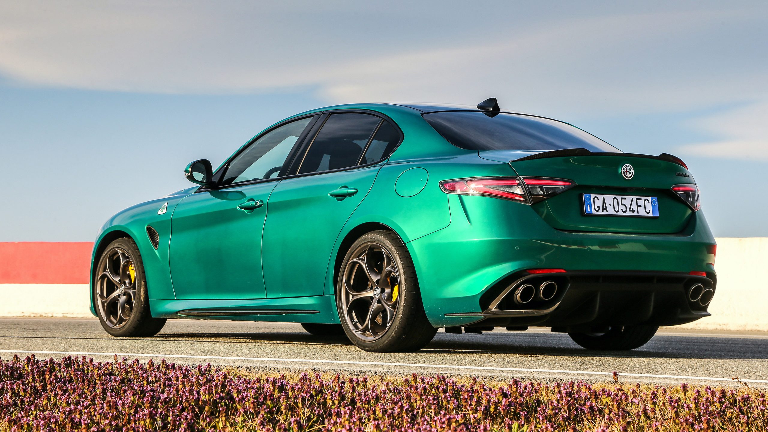 Alfa Romeo Giulia Quadrifoglio Wallpapers