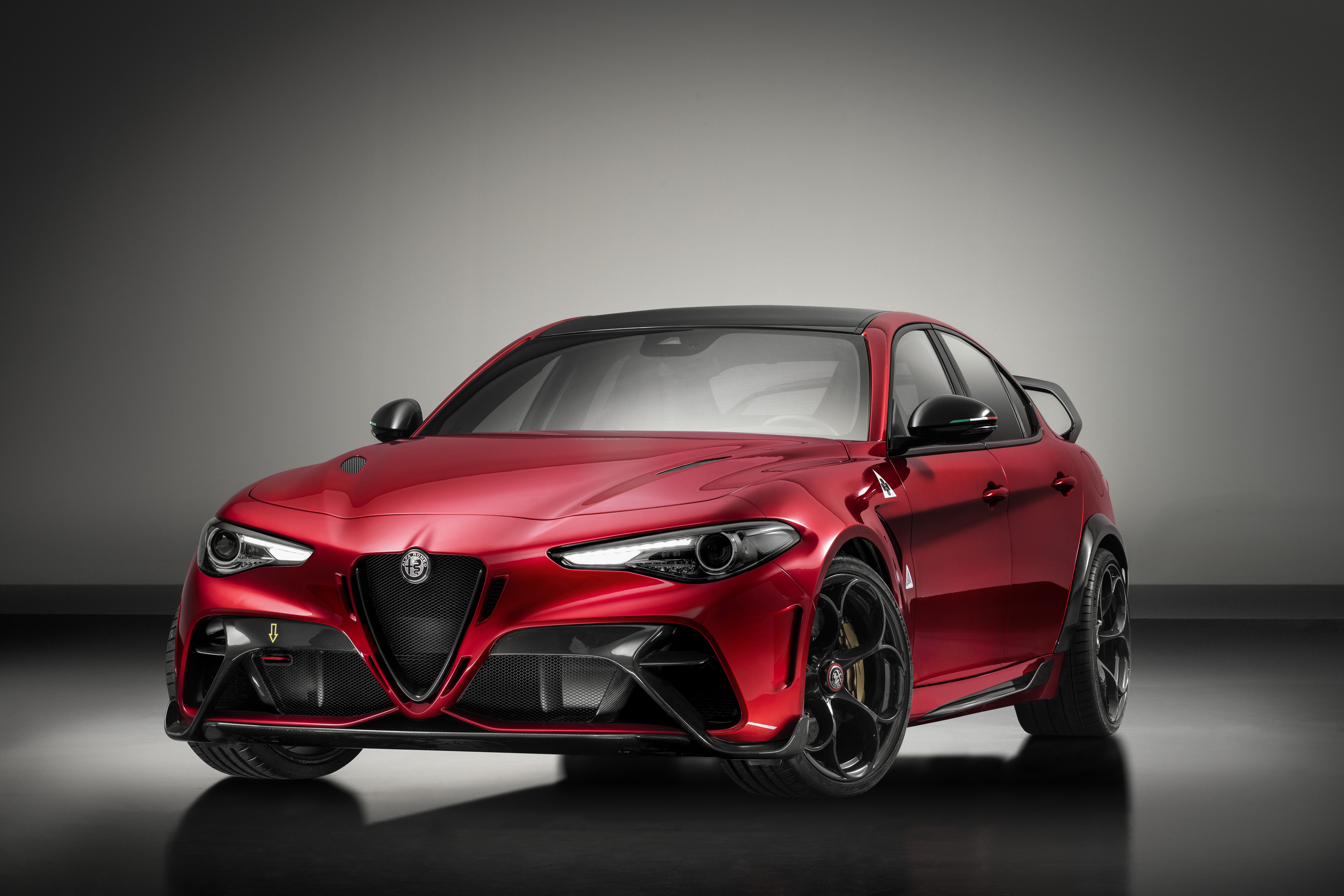 Alfa Romeo Giulia Quadrifoglio Wallpapers