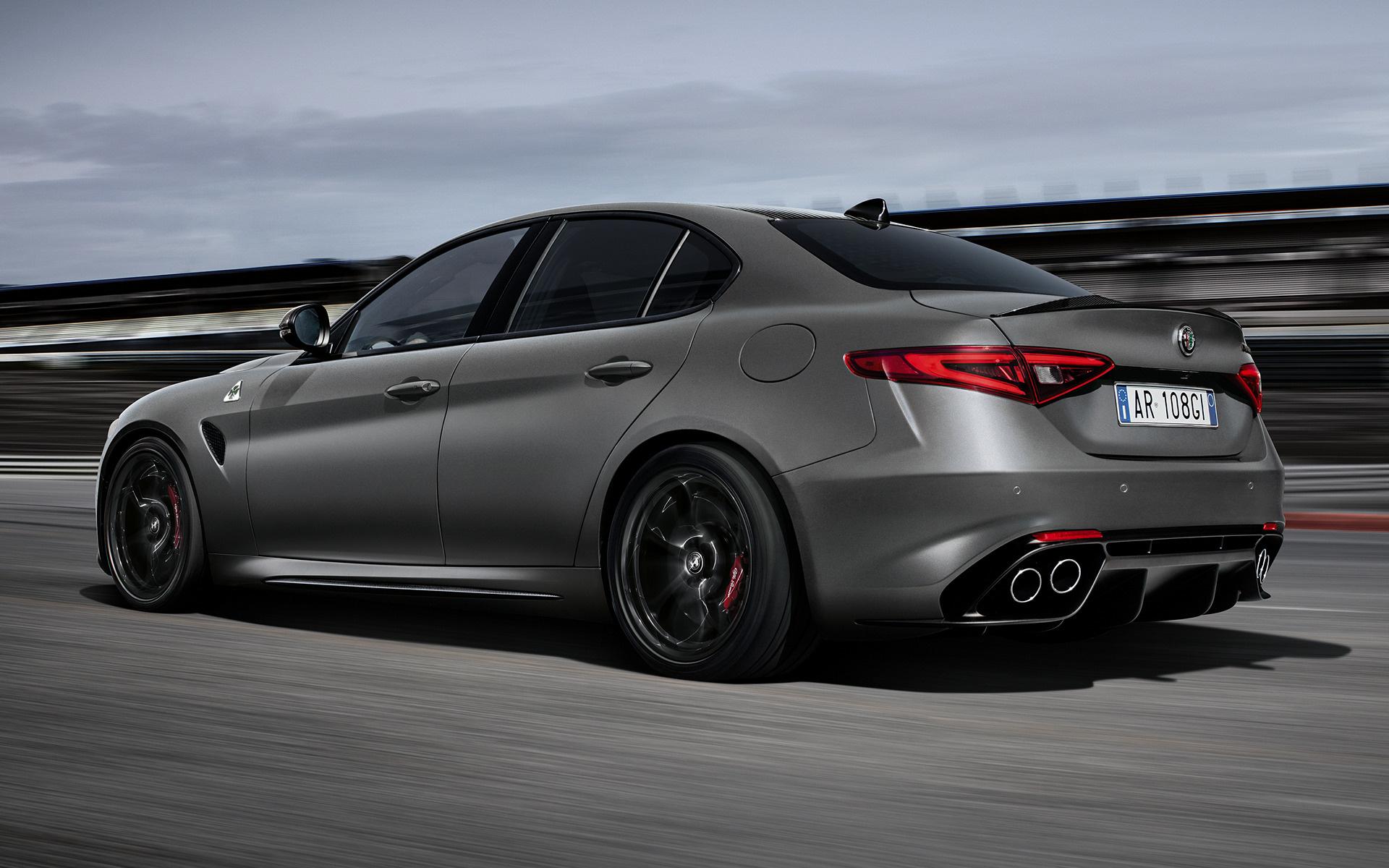 Alfa Romeo Giulia Quadrifoglio Wallpapers