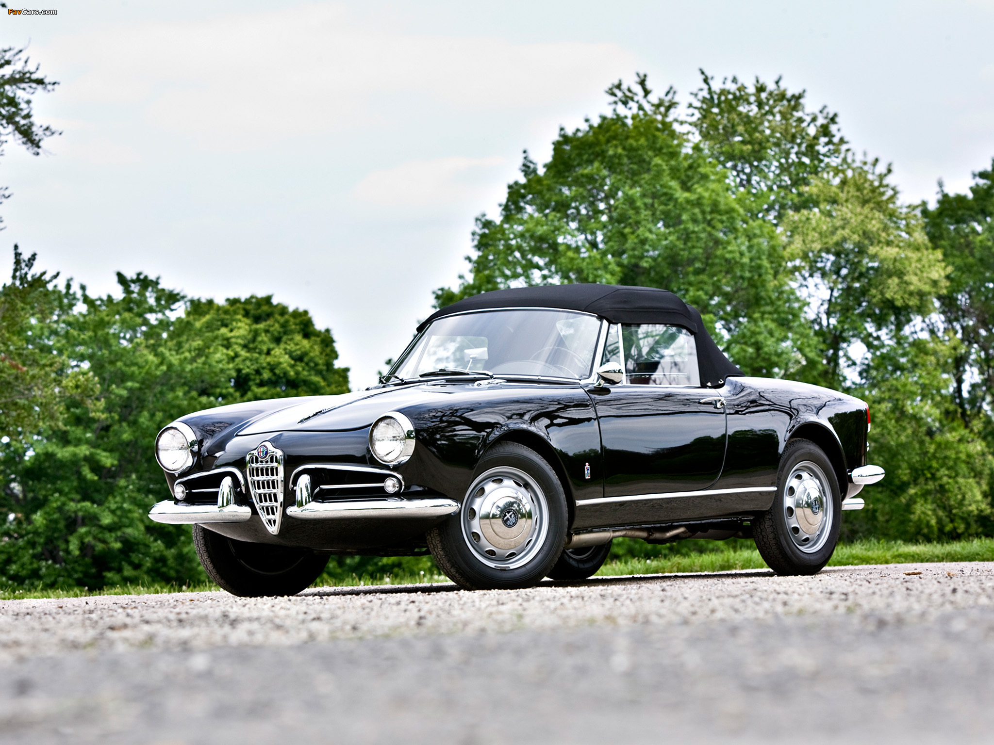 Alfa Romeo Giulietta Spider Wallpapers