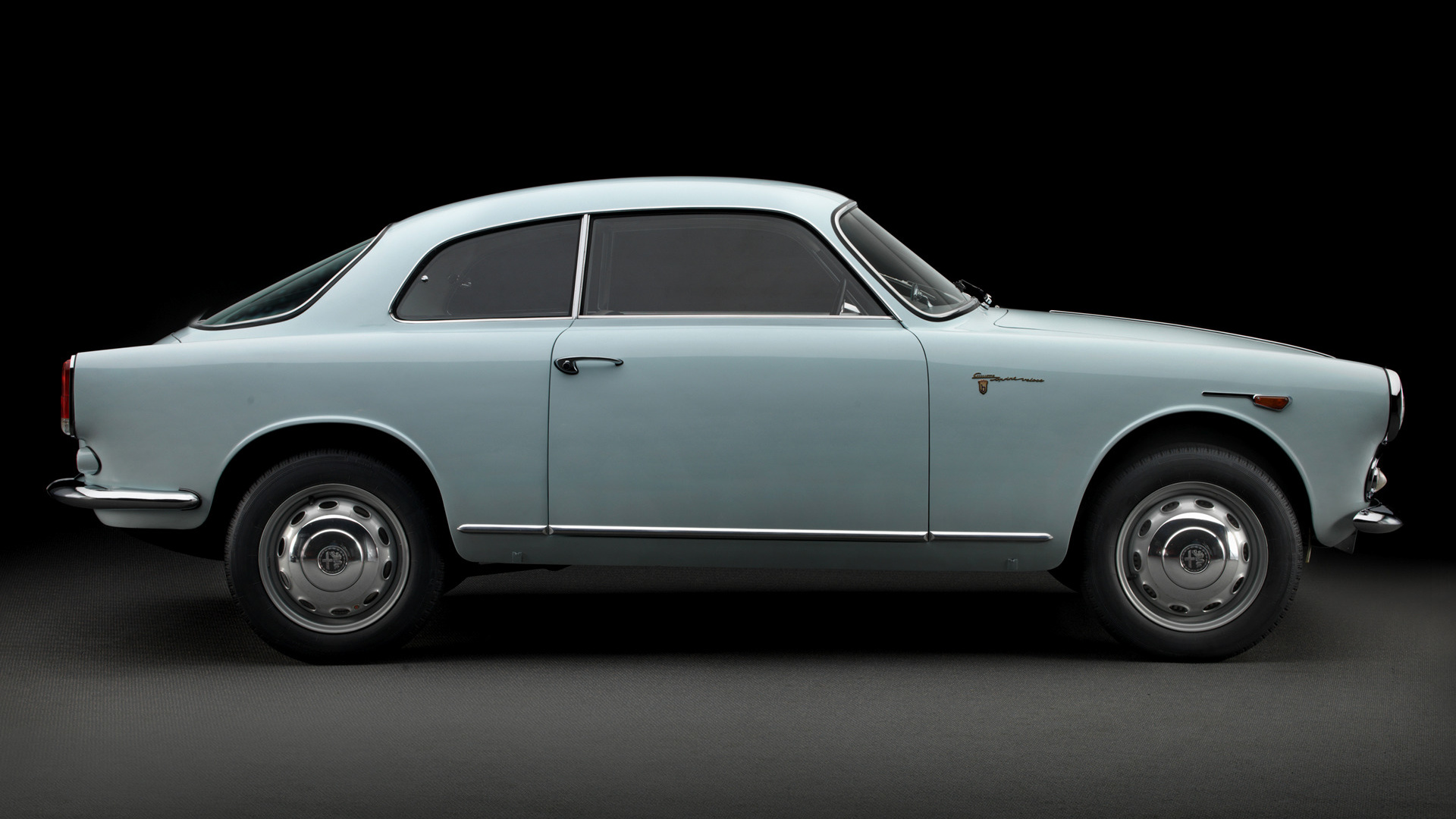 Alfa Romeo Giulietta Sprint Wallpapers