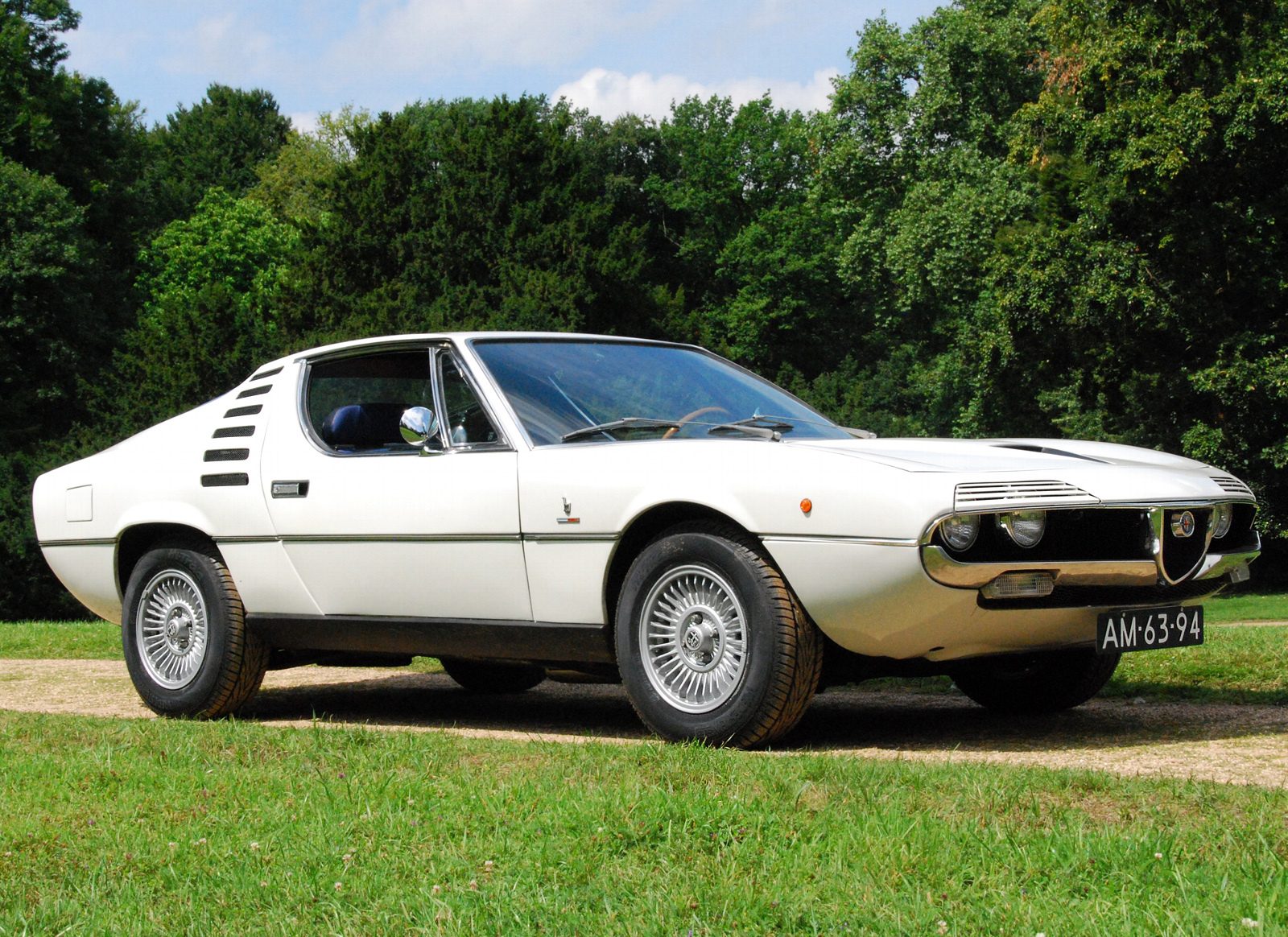 Alfa Romeo Montreal Wallpapers