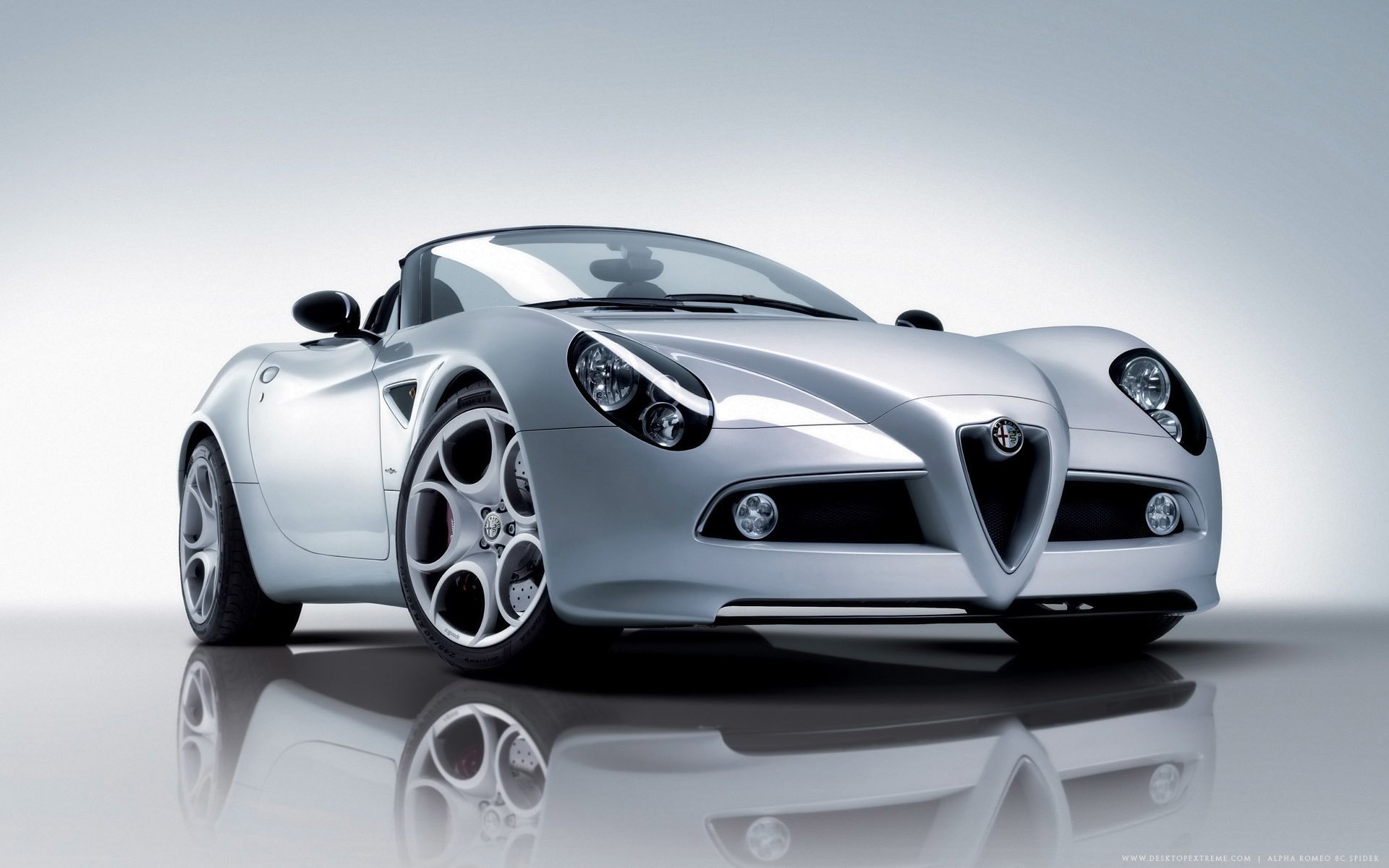 Alfa Romeo Spider Wallpapers