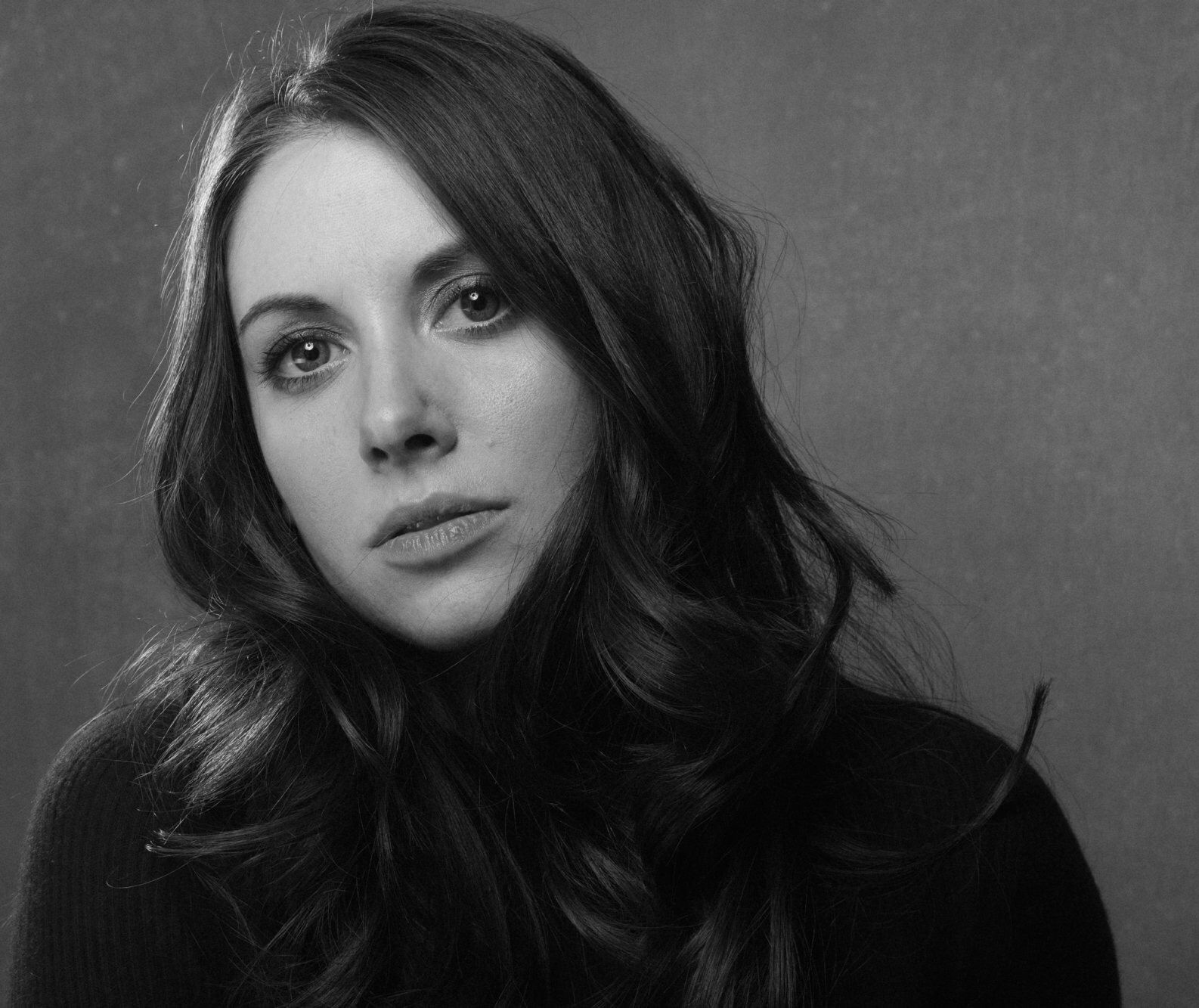 Alison Brie Black and White Photo shoot Wallpapers