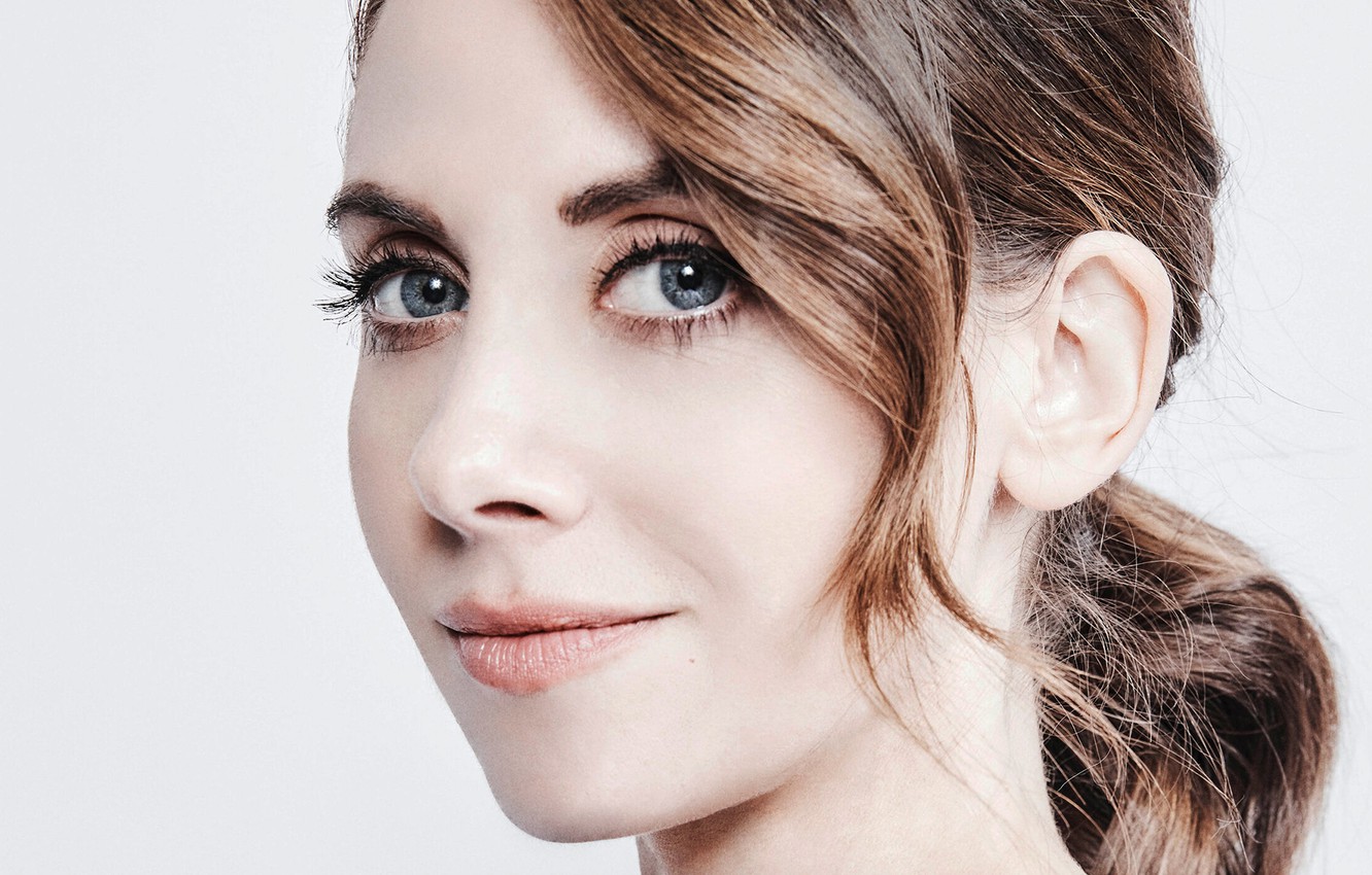 Alison Brie Blue Eyes Wallpapers