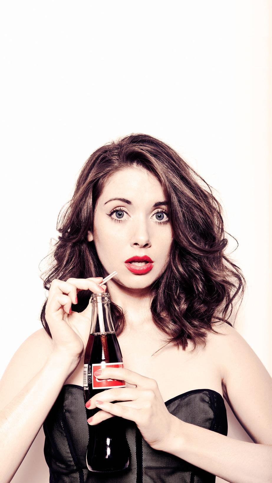 Alison Brie Blue Eyes Wallpapers