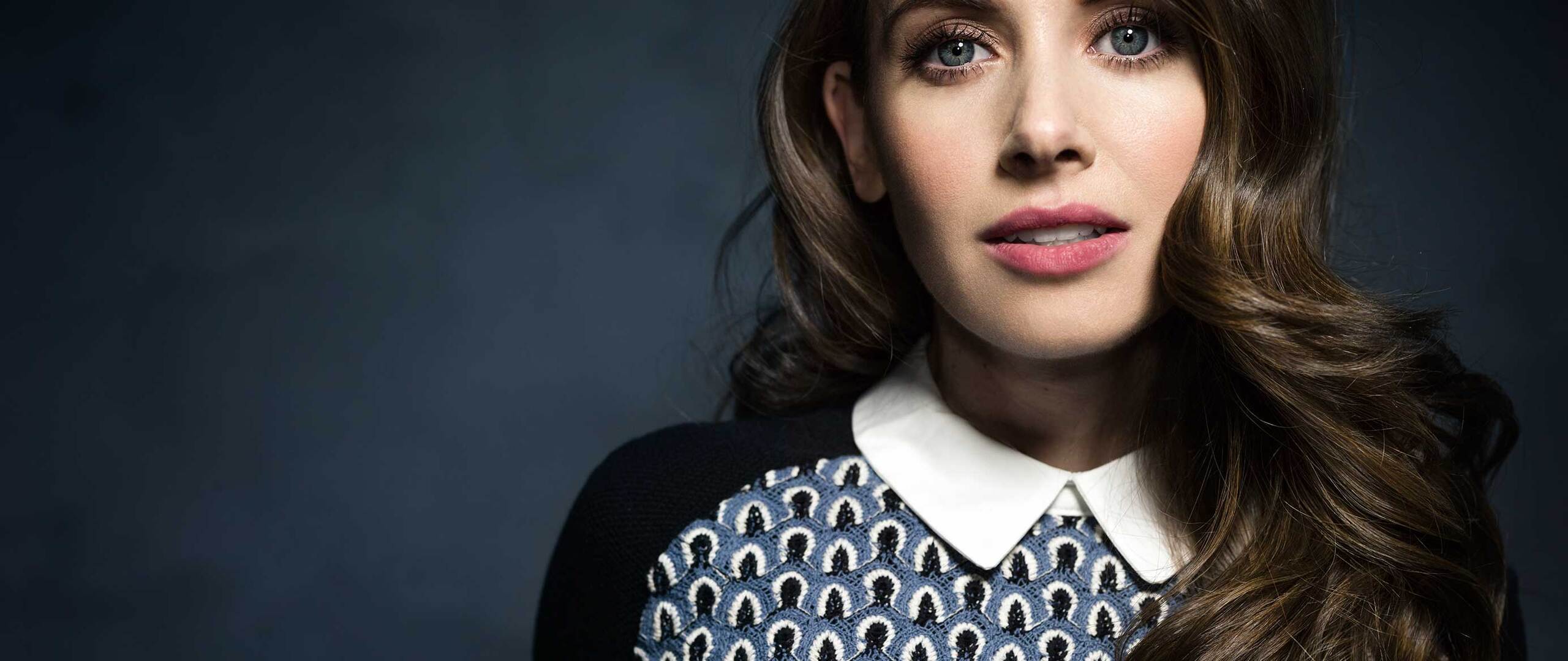 Alison Brie Blue Eyes Wallpapers