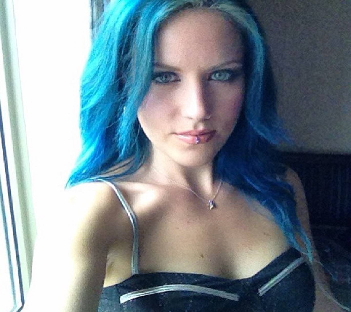 Alissa White-Gluz Wallpapers