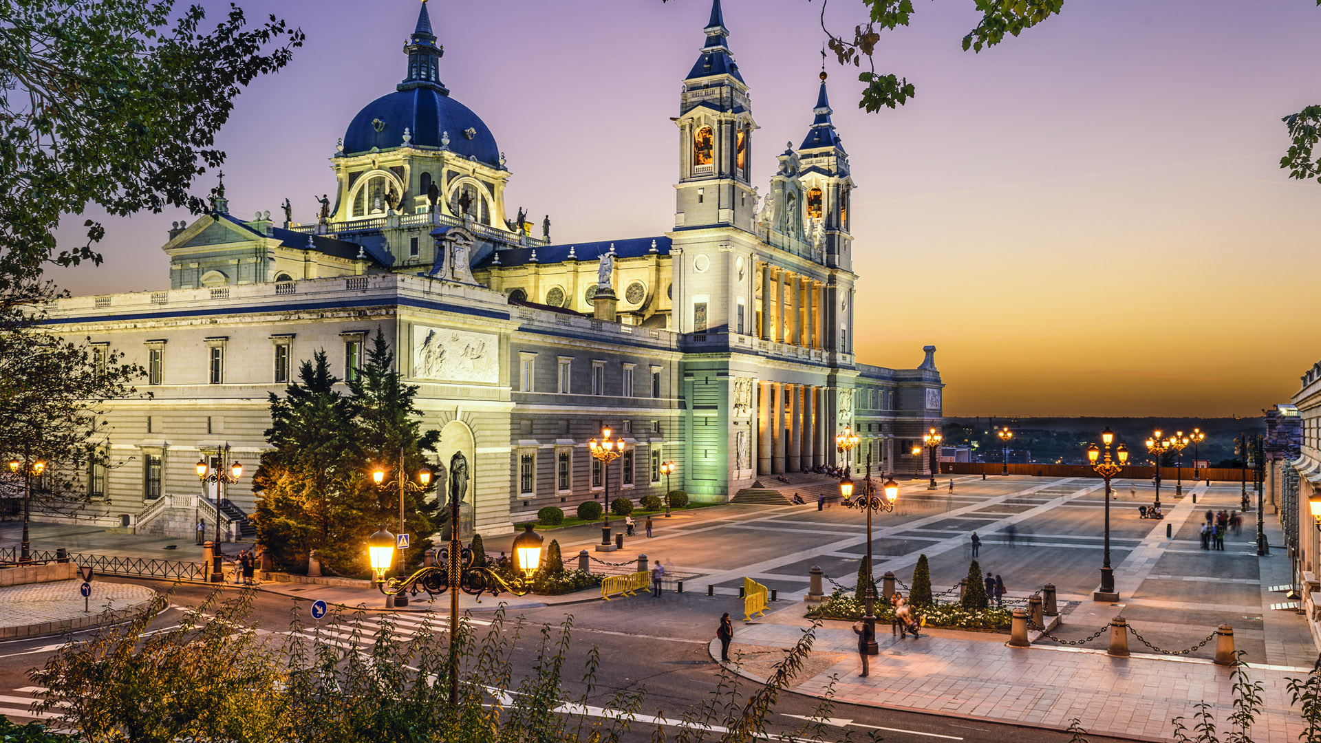 Almudena Cathedral Wallpapers