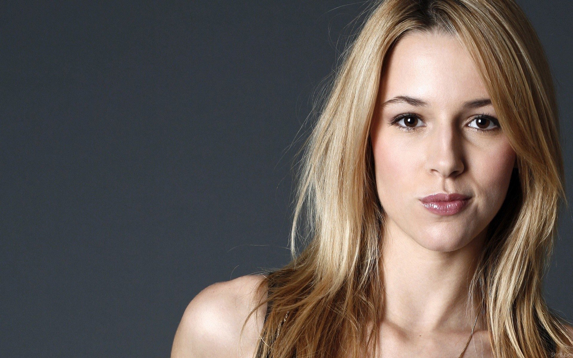 Alona Tal Wallpapers