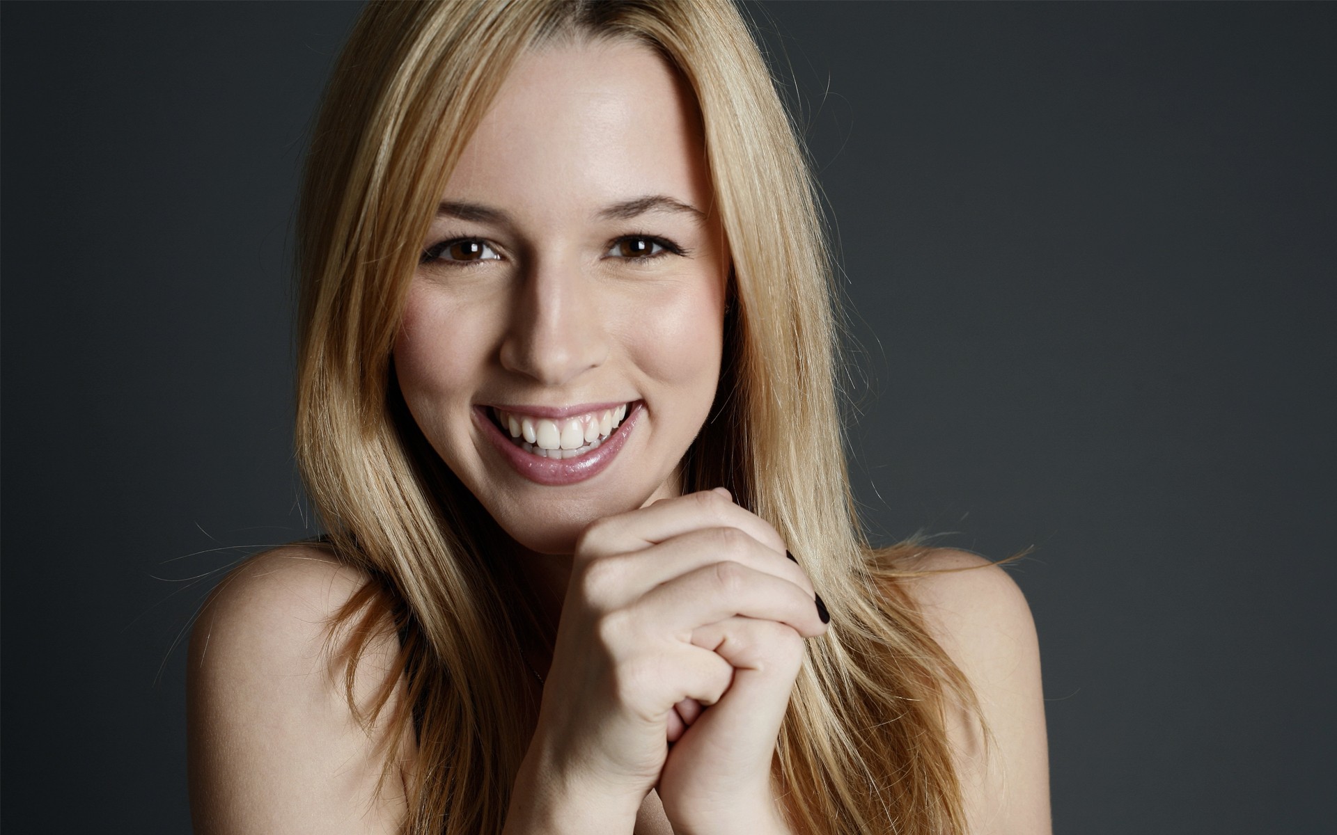 Alona Tal Wallpapers