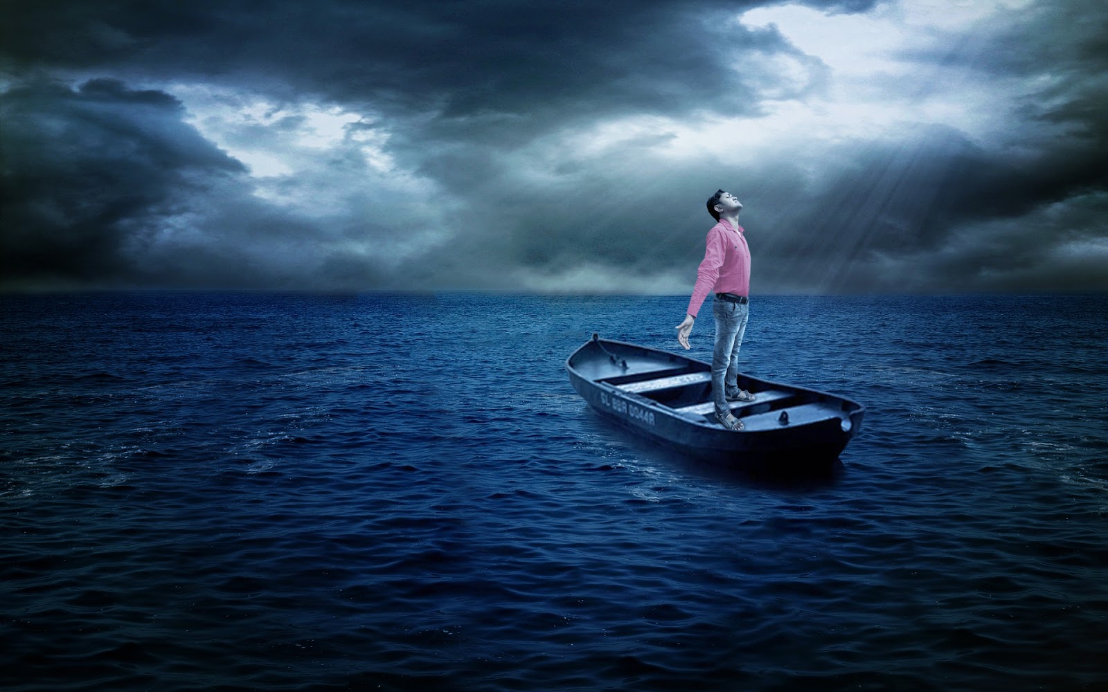 Alone Boat In The Sea Wallpapers