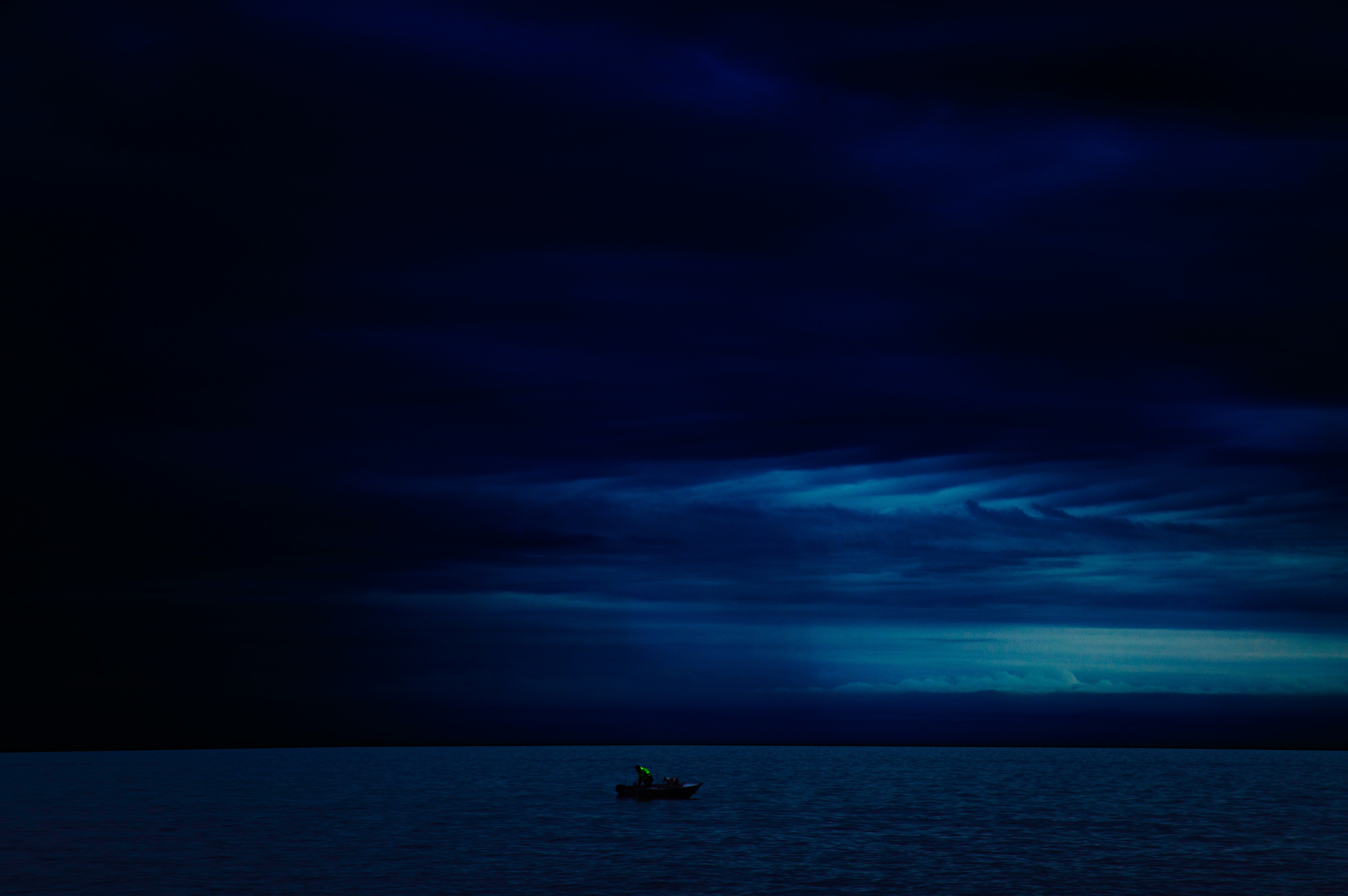 Alone Boat In The Sea Wallpapers