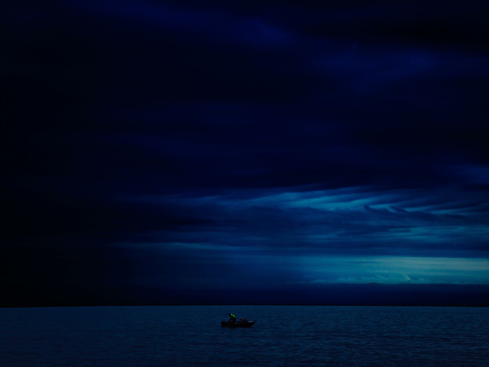 Alone Boat In The Sea Wallpapers