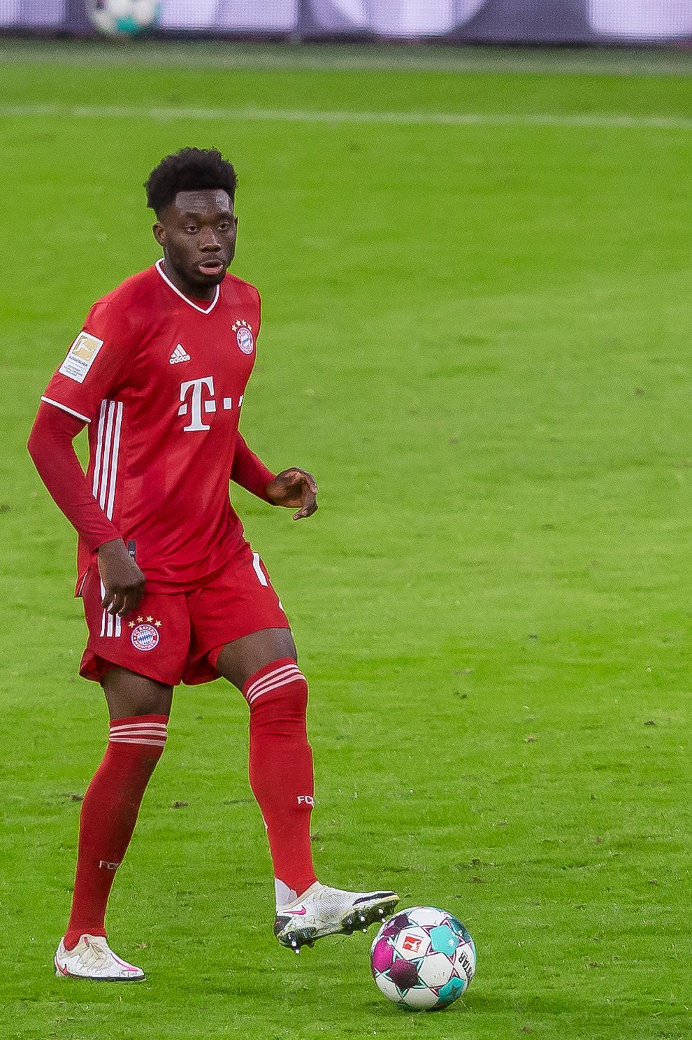 Alphonso Davies Wallpapers