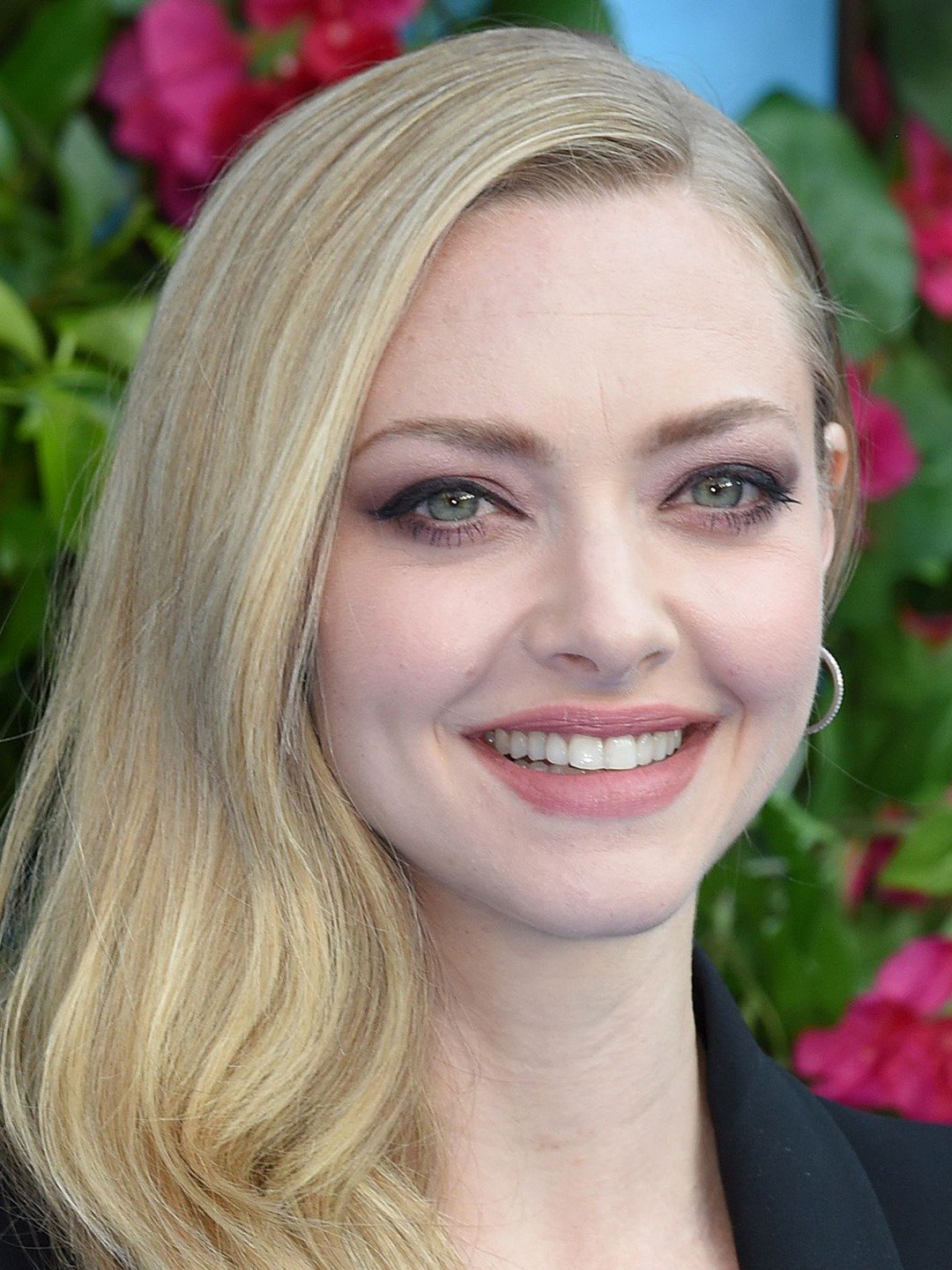 Amanda Seyfried A Mouthful Of Air Movie Wallpapers