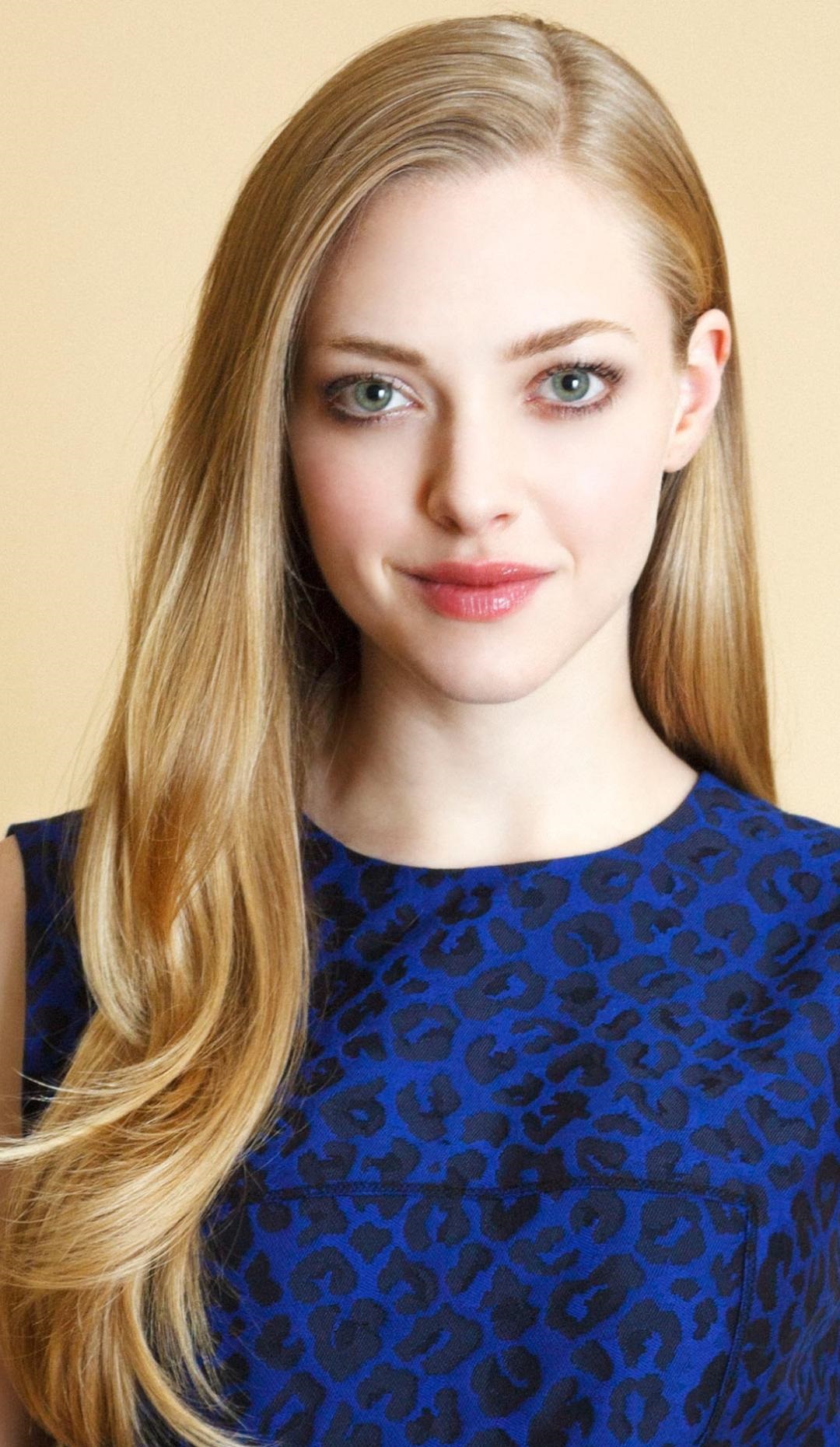 Amanda Seyfried Cute Photoshoot 2017 Wallpapers