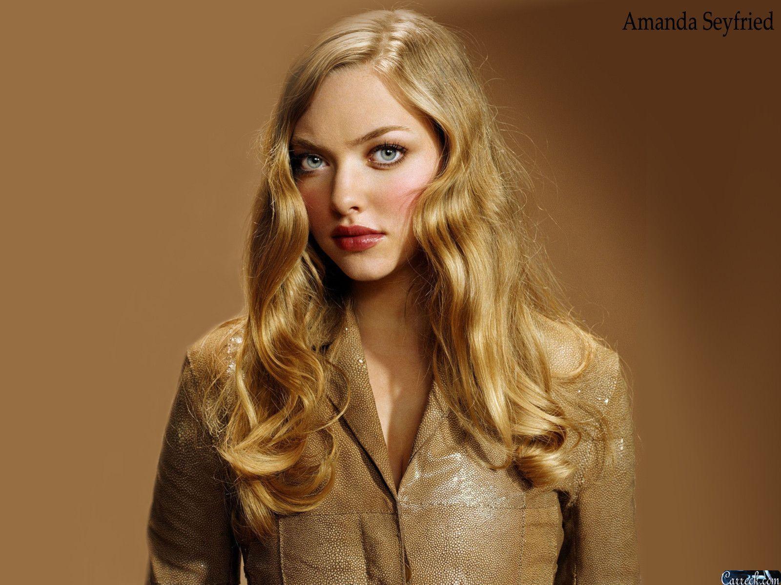 Amanda Seyfried Face Wallpapers