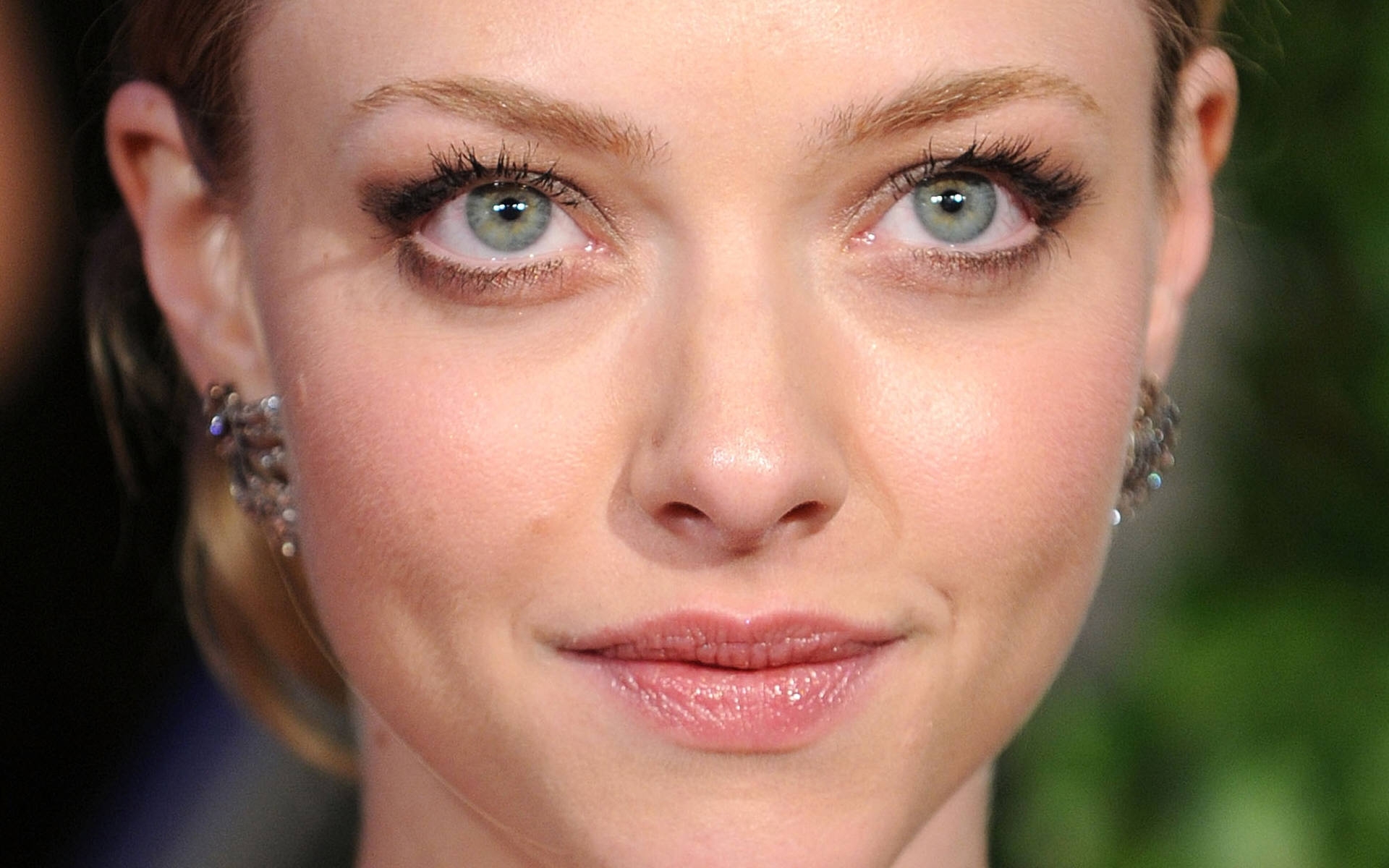 Amanda Seyfried Face Wallpapers