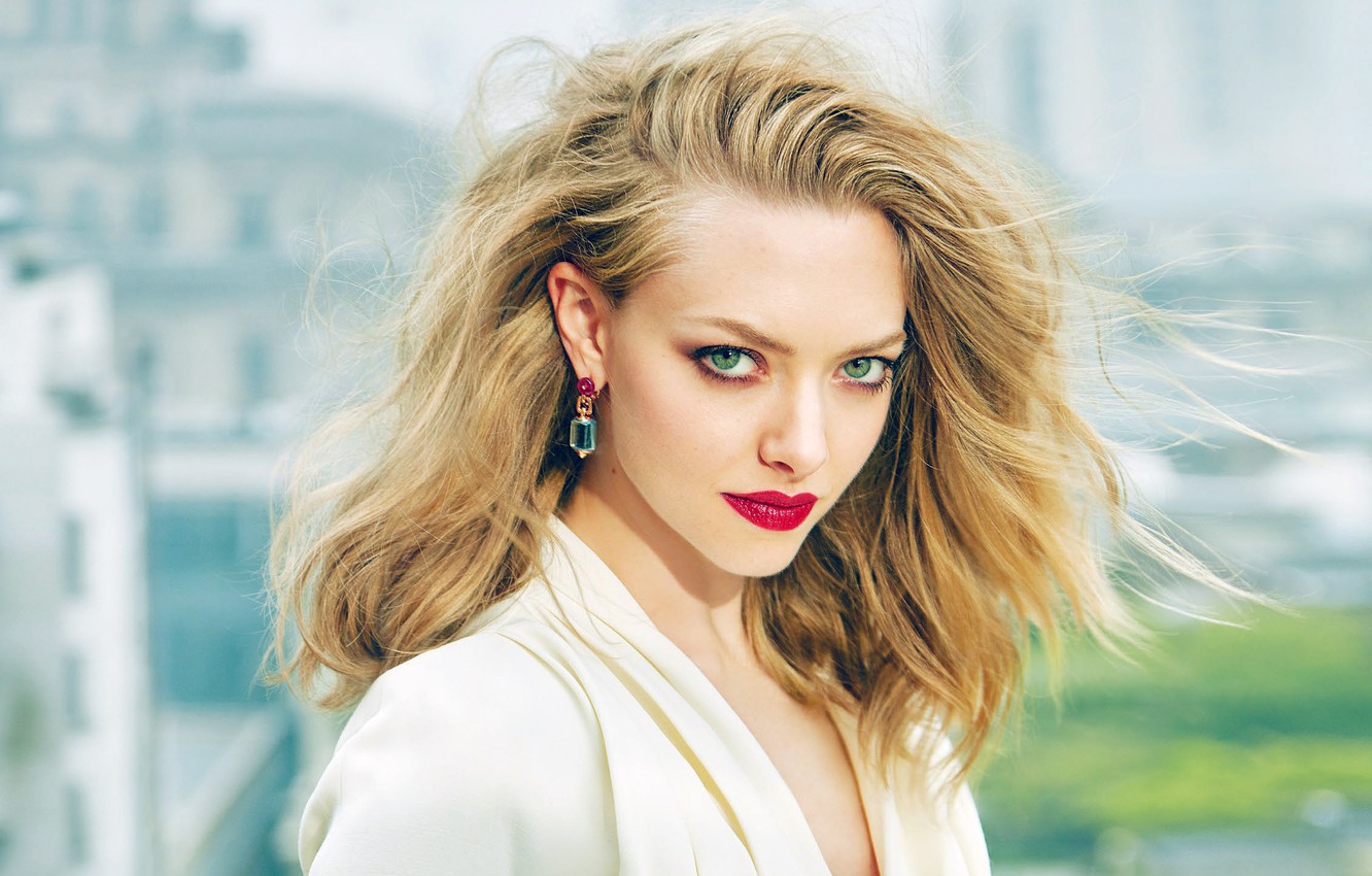 Amanda Seyfried Portrait 2018 Wallpapers