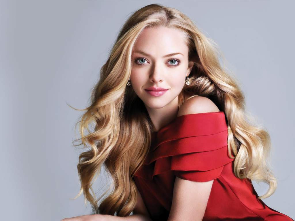 Amanda Seyfried Portrait 2018 Wallpapers