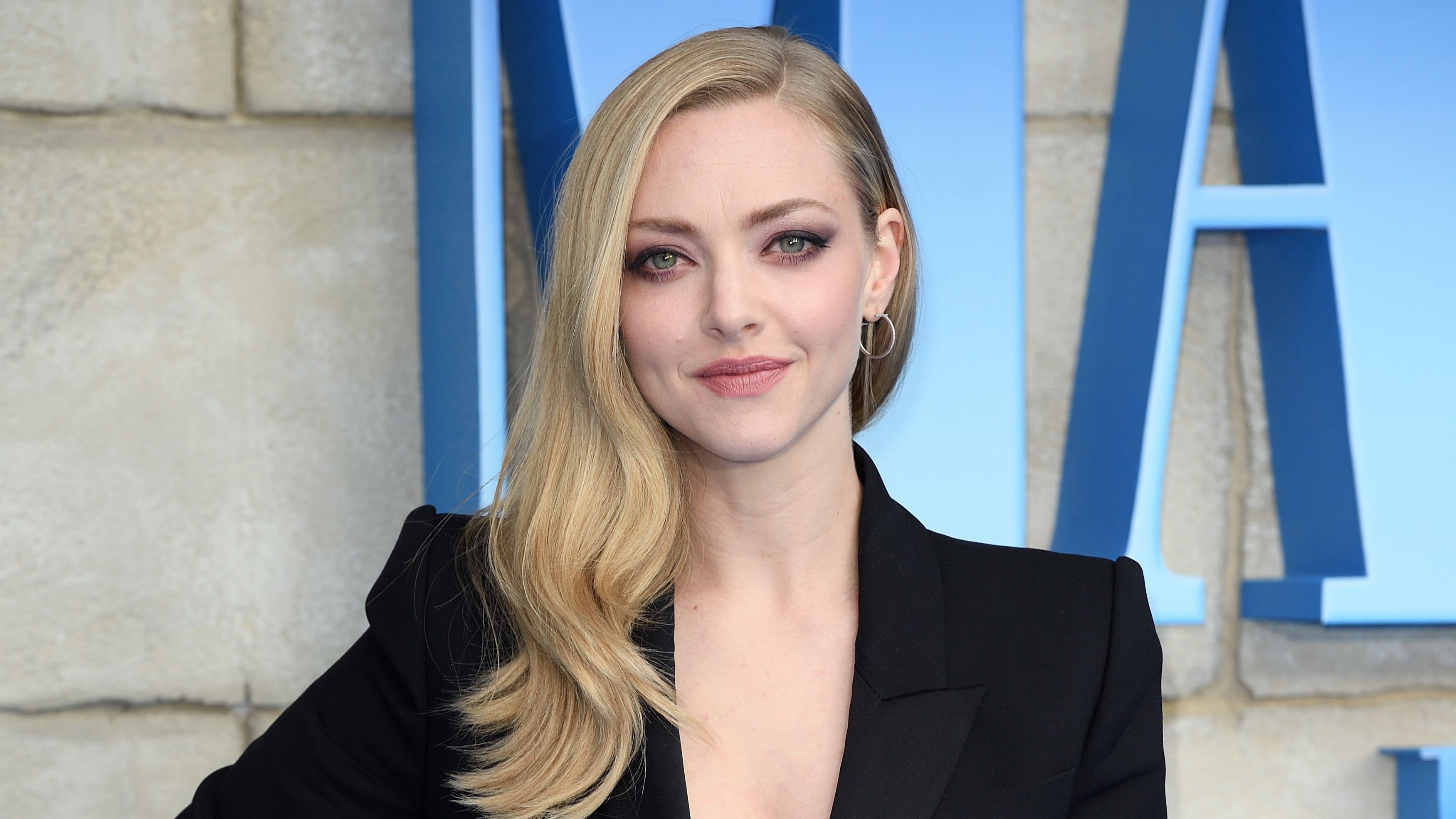 Amanda Seyfried Portrait 2018 Wallpapers