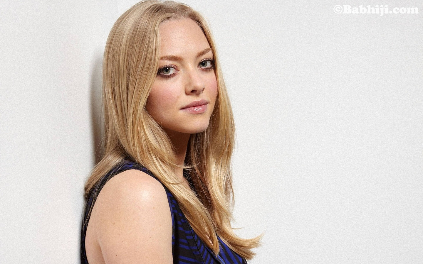 Amanda Seyfried Portrait 2018 Wallpapers