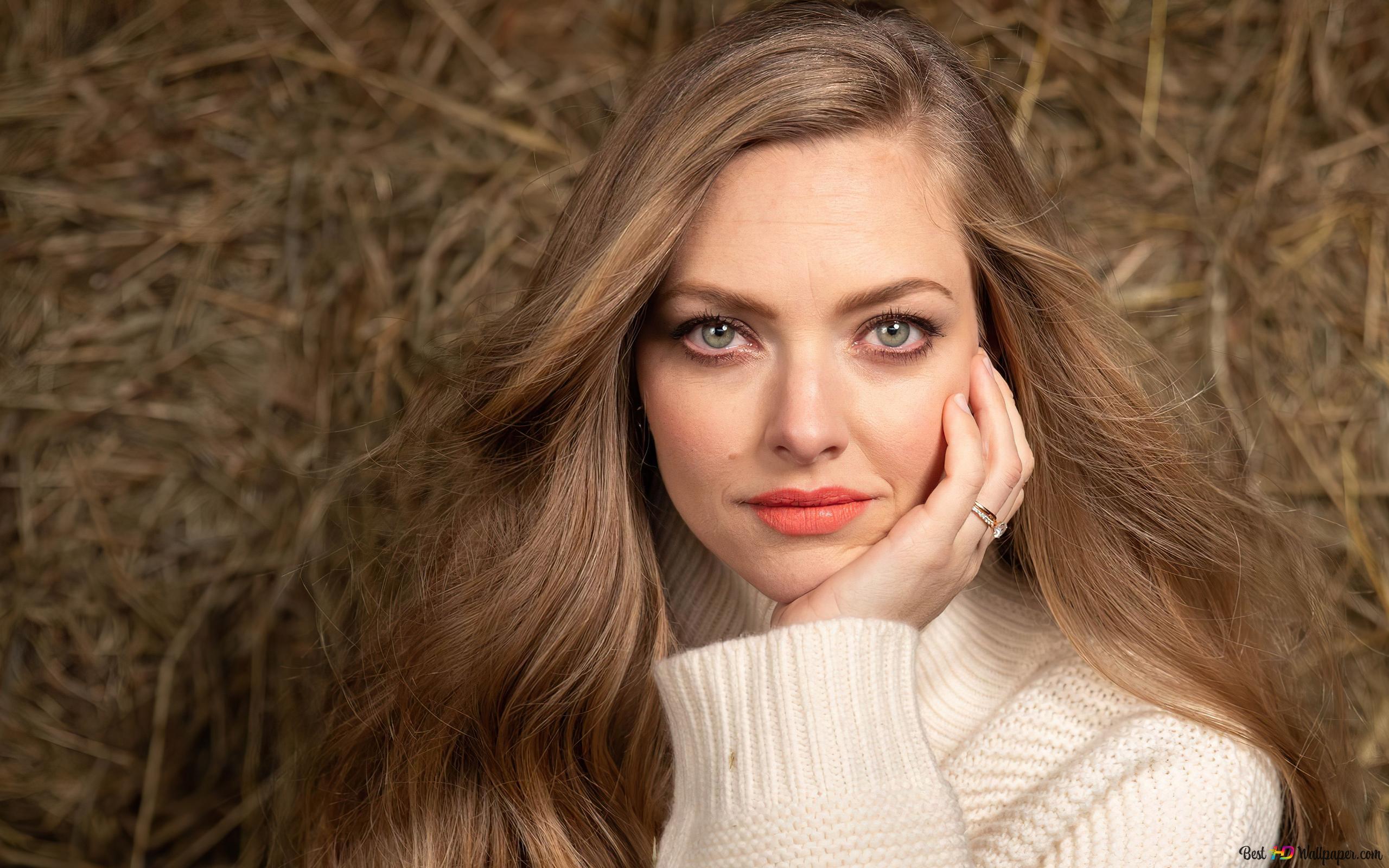 Amanda Seyfried Portrait Photoshoot Wallpapers