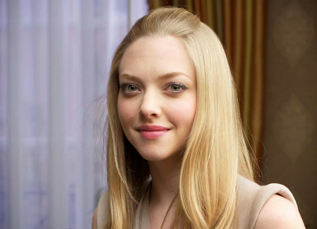 Amanda Seyfried Portrait Wallpapers