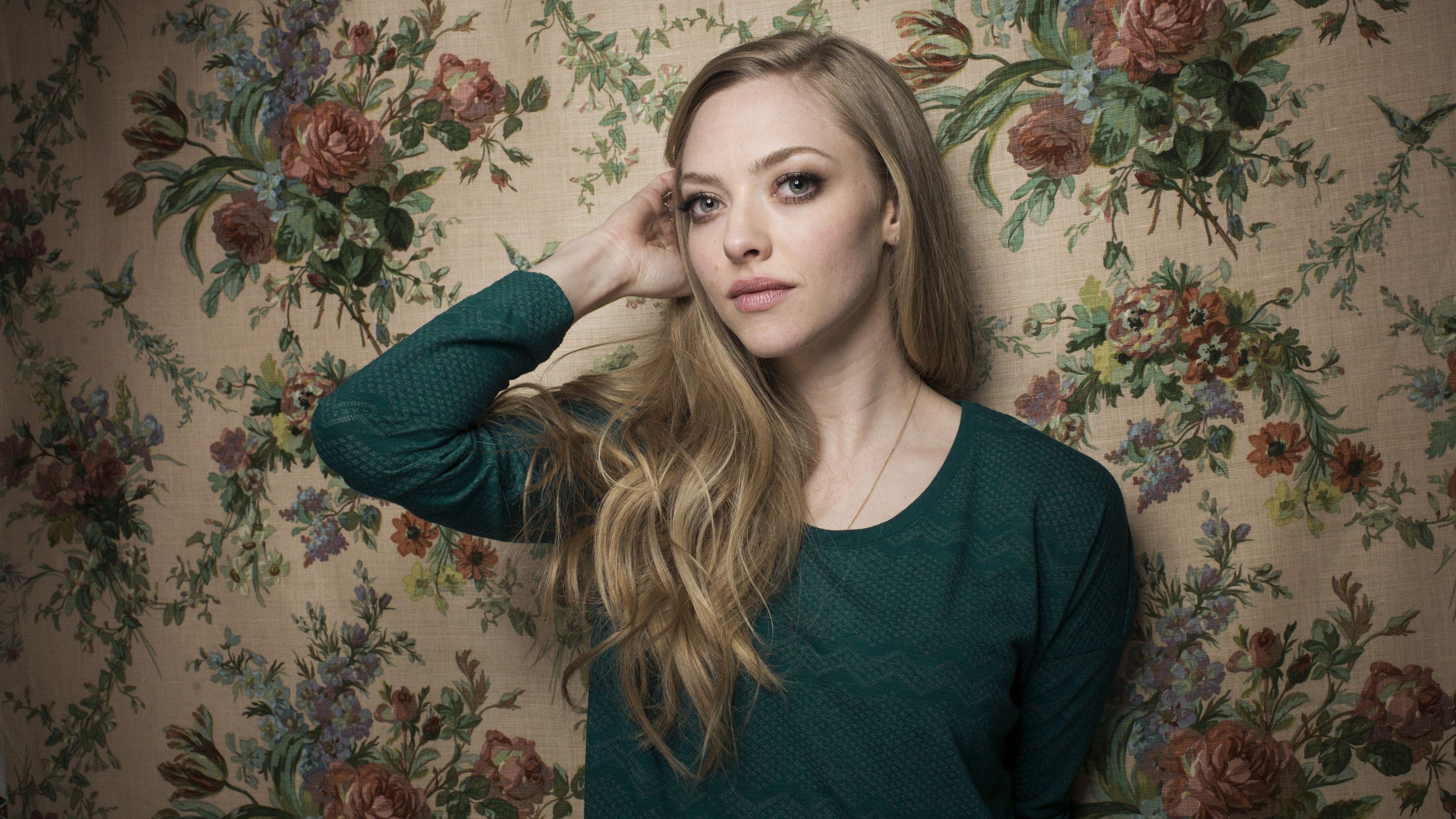 Amanda Seyfried Vogue Magazine Wallpapers