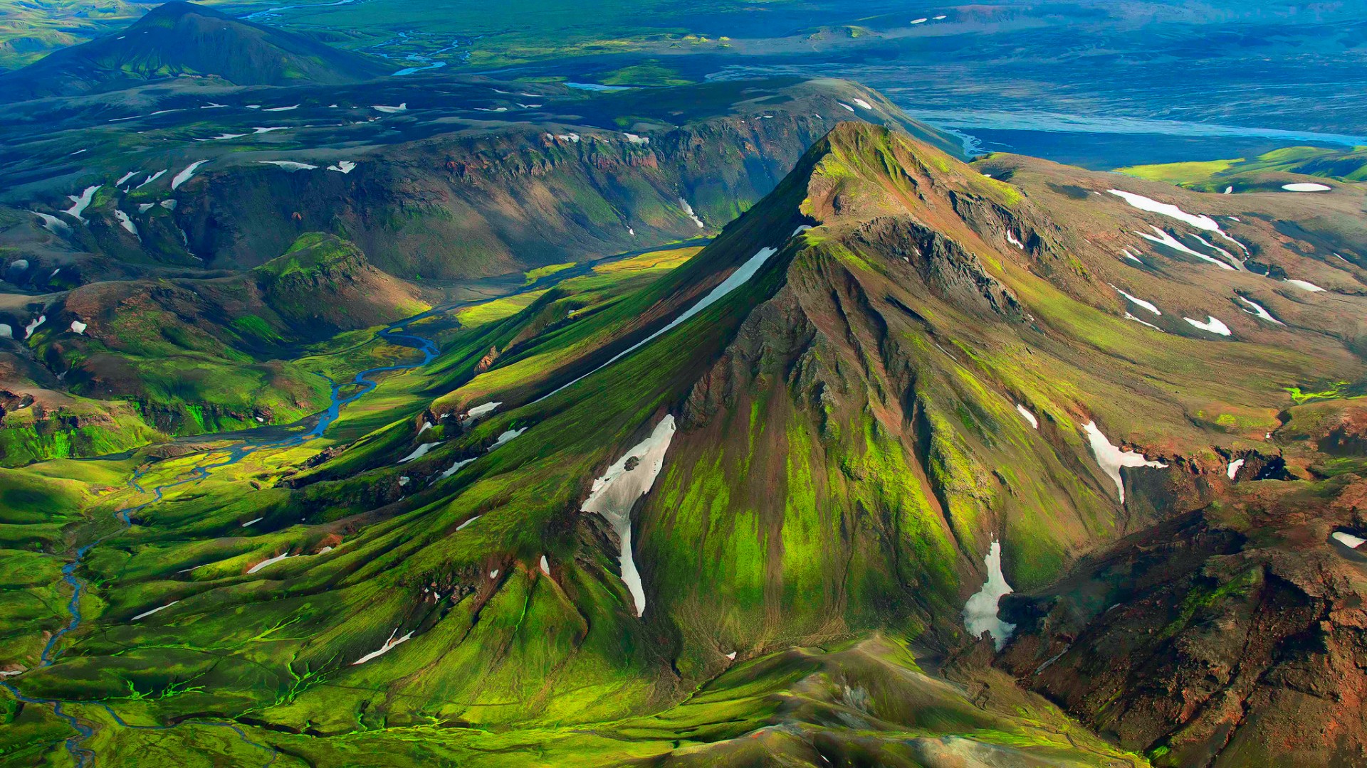 Amazing Mountains In Iceland Wallpapers