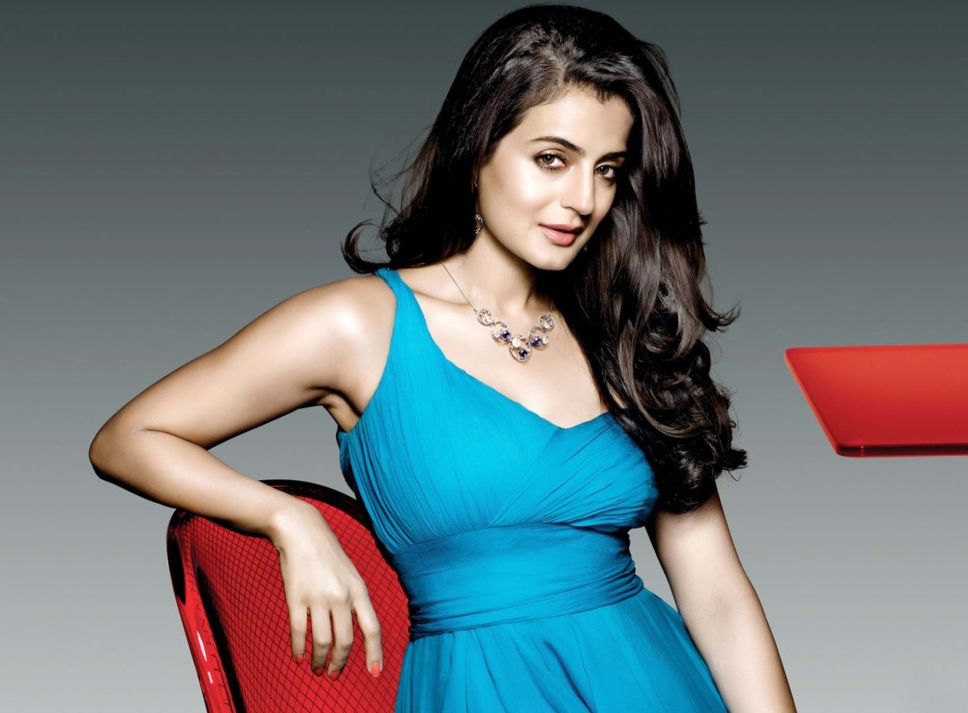 Ameesha Patel Wallpapers