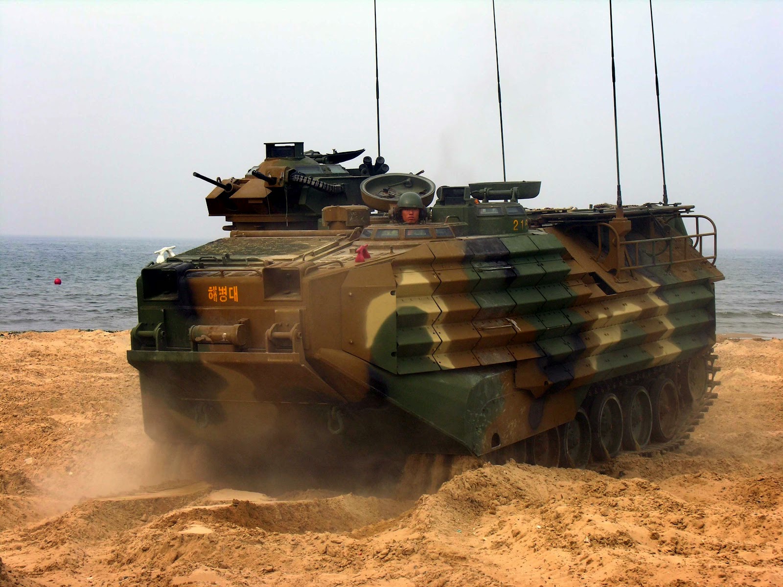 Amphibious Assault Vehicle Wallpapers